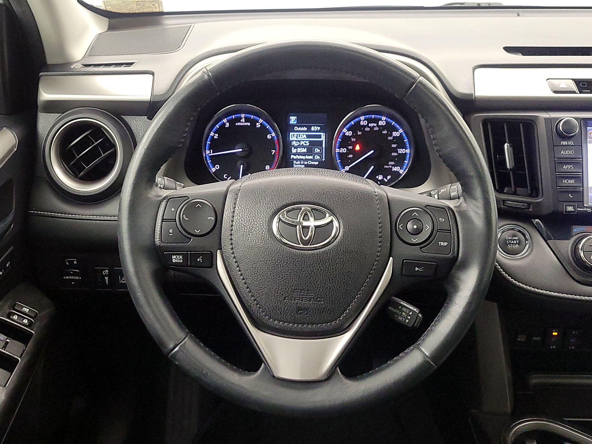 Thumbnail: 2017 Toyota RAV4 - 10