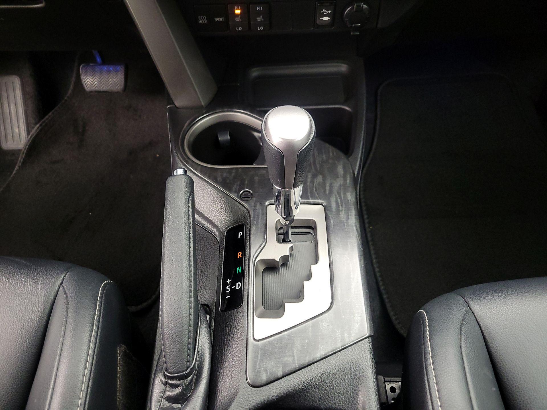 Thumbnail: 2017 Toyota RAV4 - 18