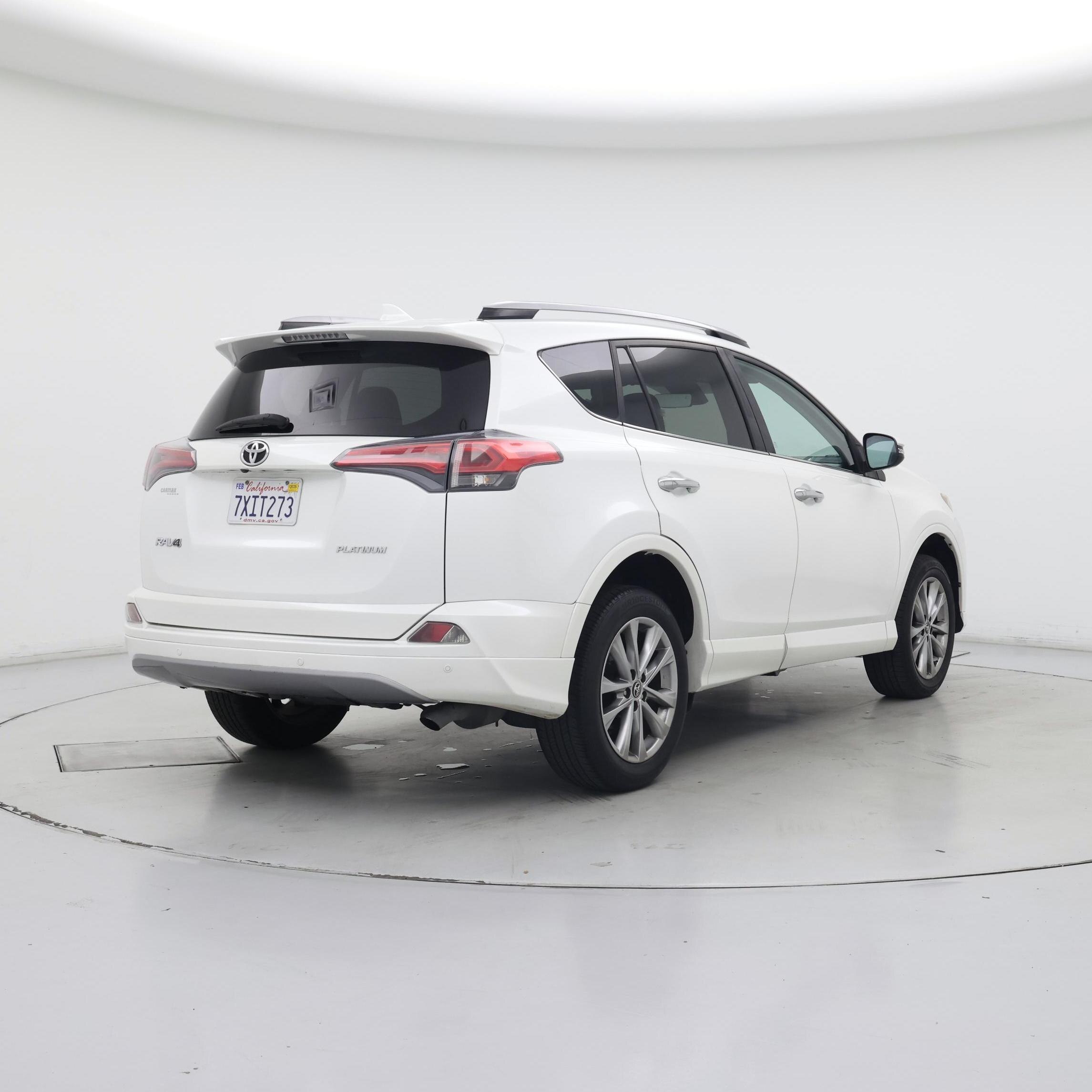 Thumbnail: 2017 Toyota RAV4 - 8