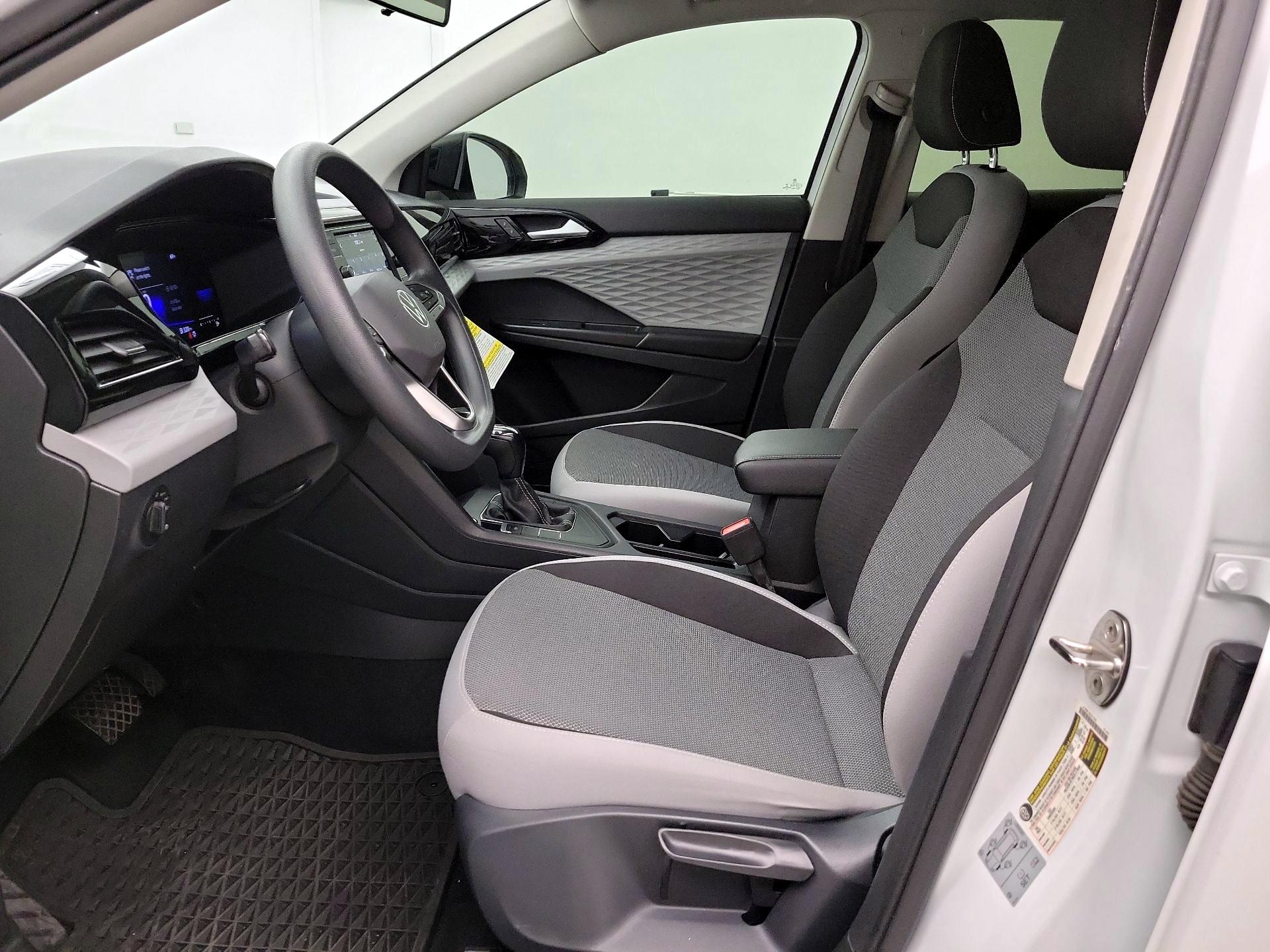 Thumbnail: 2022 Volkswagen Taos - 11