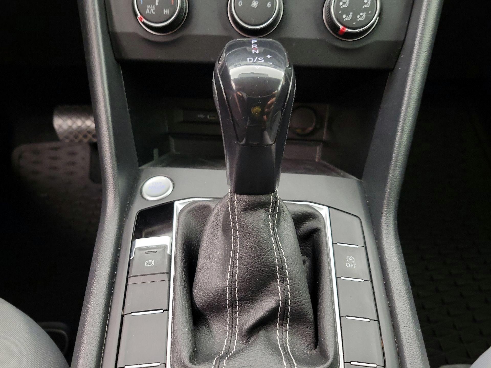 Thumbnail: 2022 Volkswagen Taos - 17