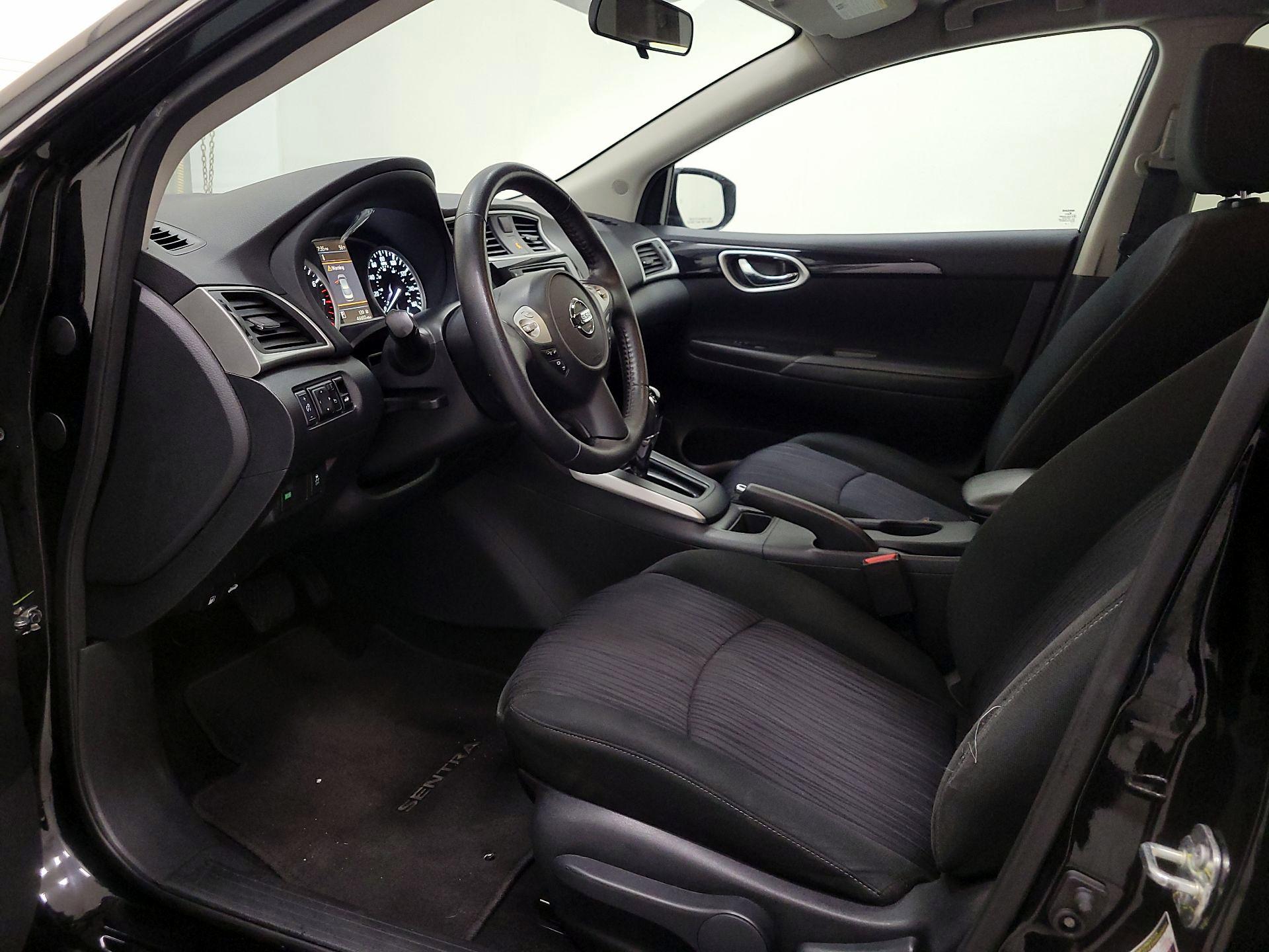 Thumbnail: 2019 Nissan Sentra - 11