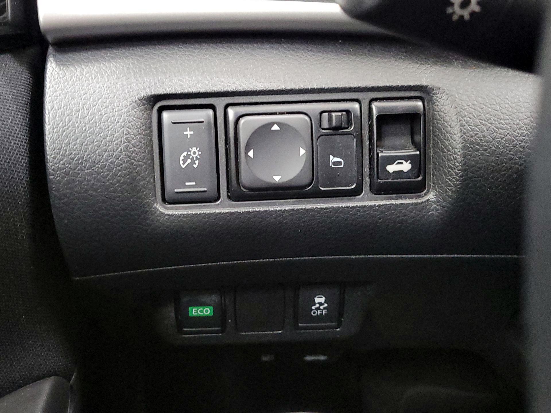 Thumbnail: 2019 Nissan Sentra - 13