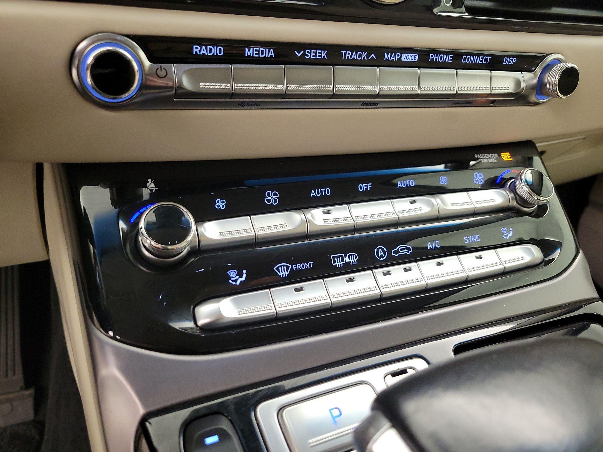 Thumbnail: 2019 Genesis G90 - 17