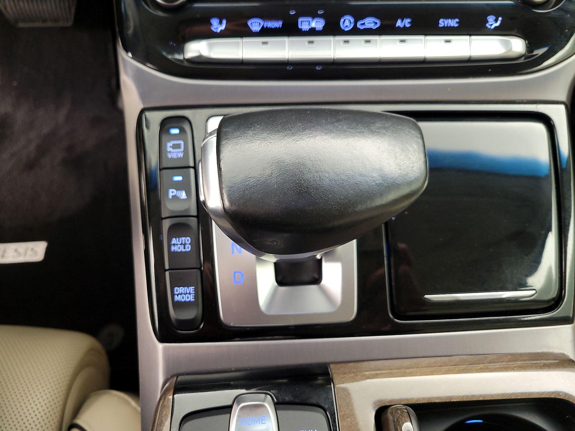 Thumbnail: 2019 Genesis G90 - 18