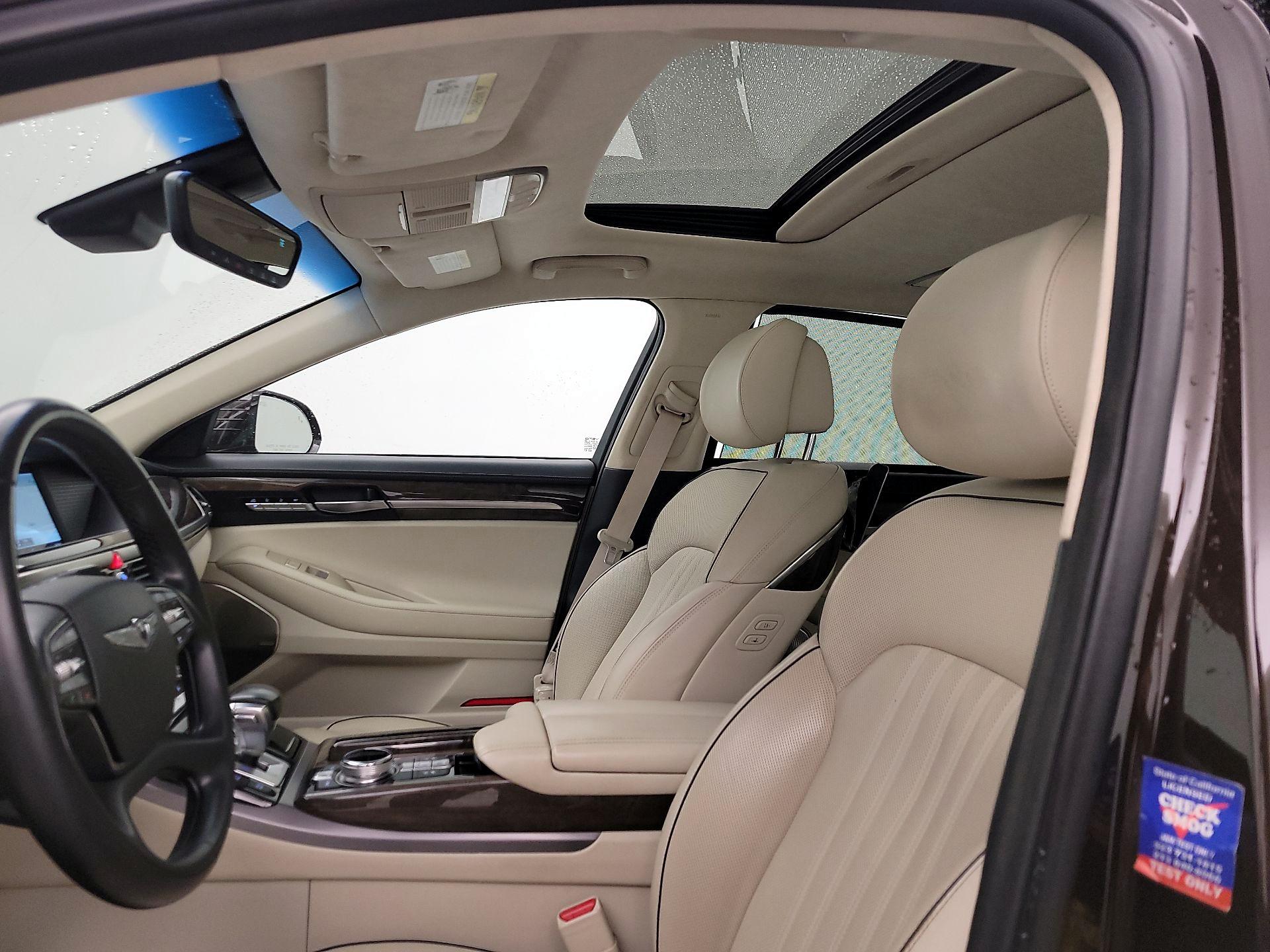 Thumbnail: 2019 Genesis G90 - 19