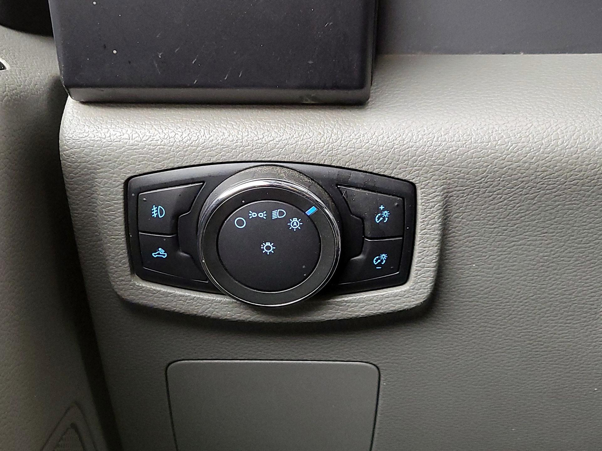 Thumbnail: 2016 Ford F-150 - 13