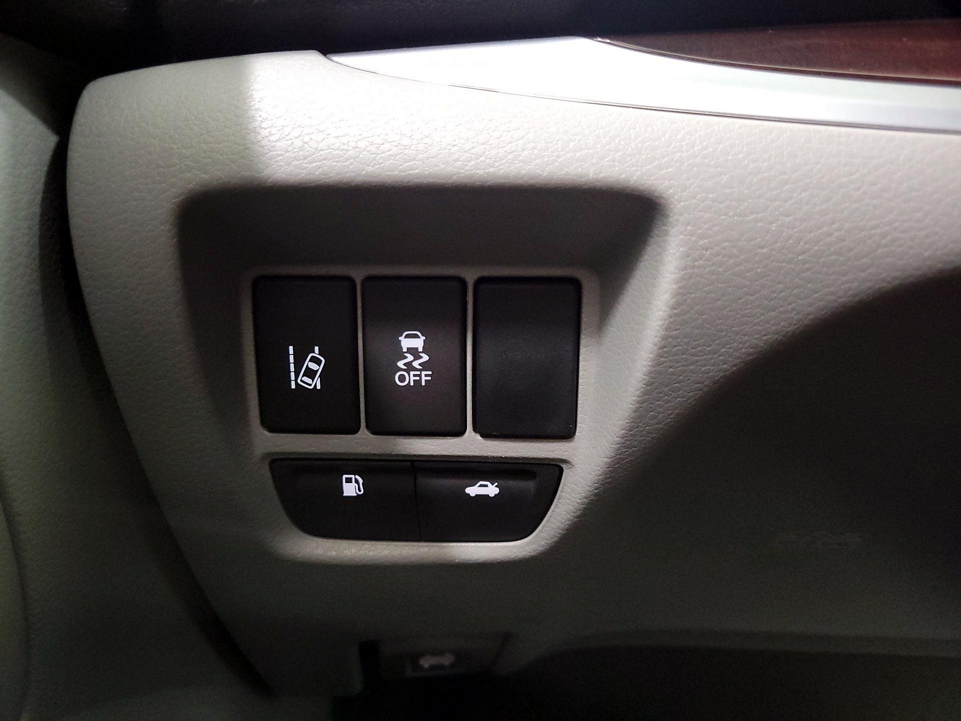 Thumbnail: 2015 Acura TLX - 13