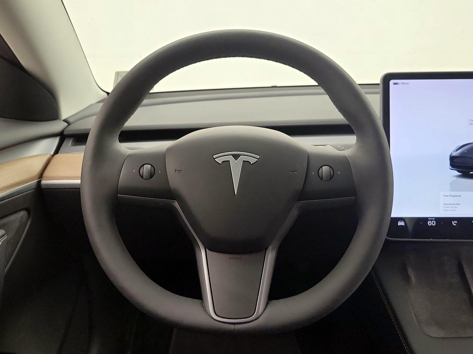 Thumbnail: 2023 Tesla Model 3 - 10