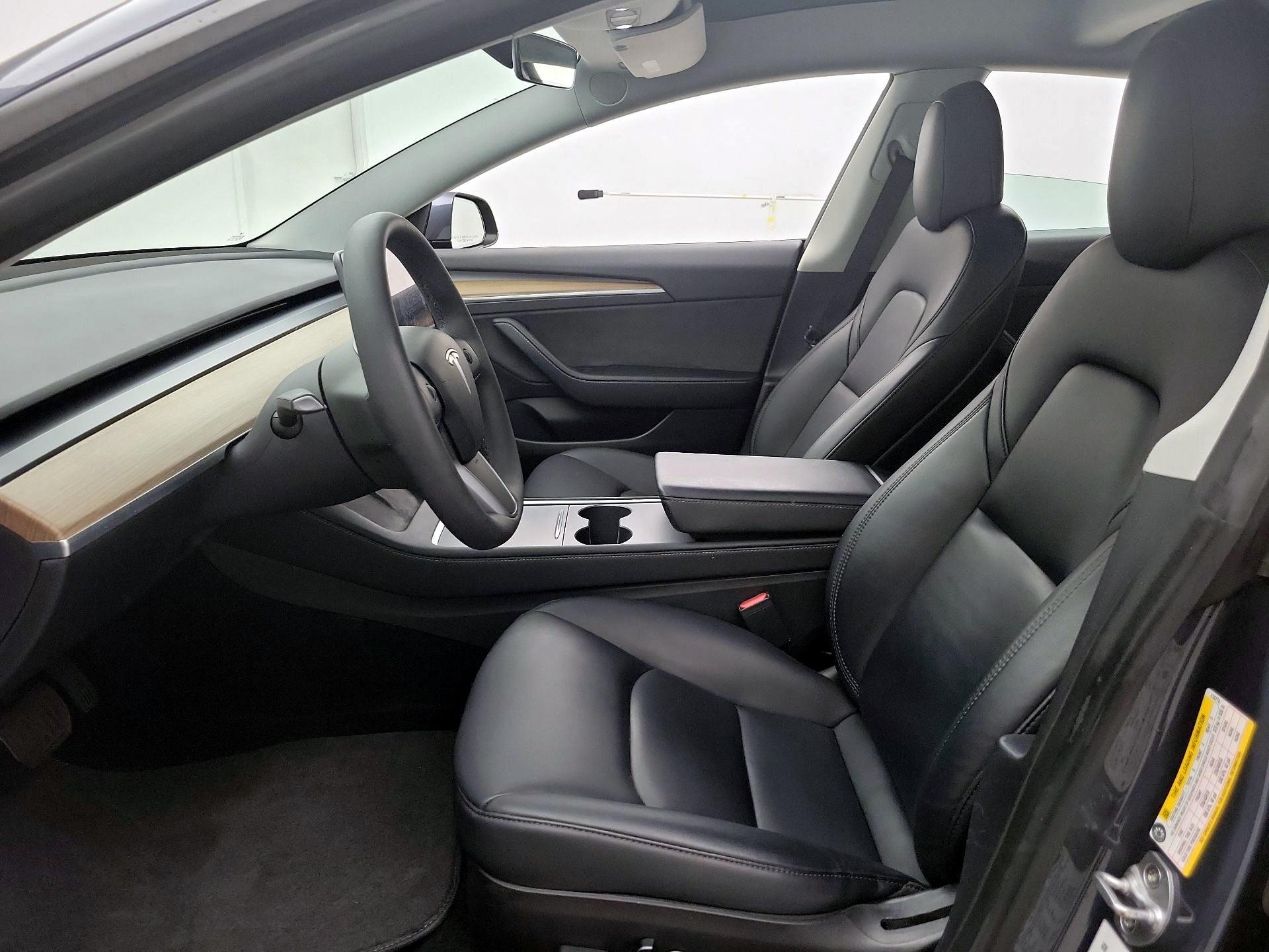 Thumbnail: 2023 Tesla Model 3 - 11