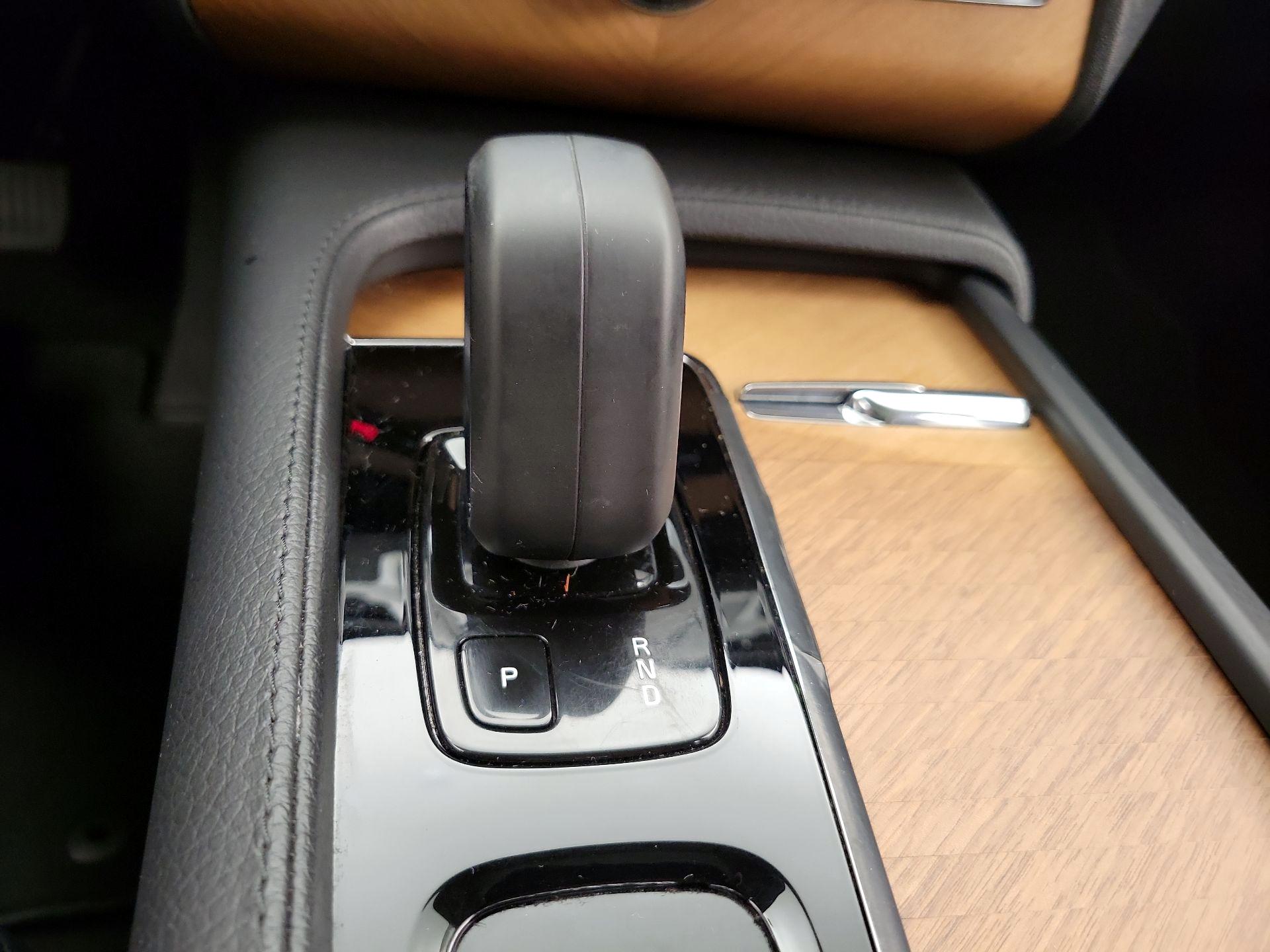 Thumbnail: 2022 Volvo XC90 - 18