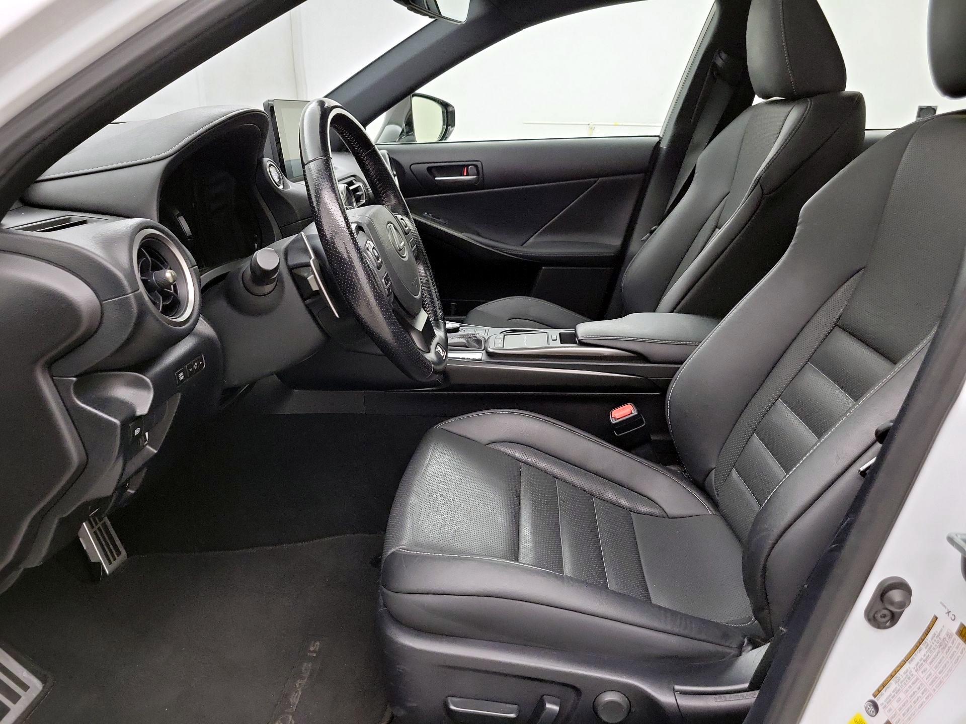 Thumbnail: 2022 Lexus IS - 11