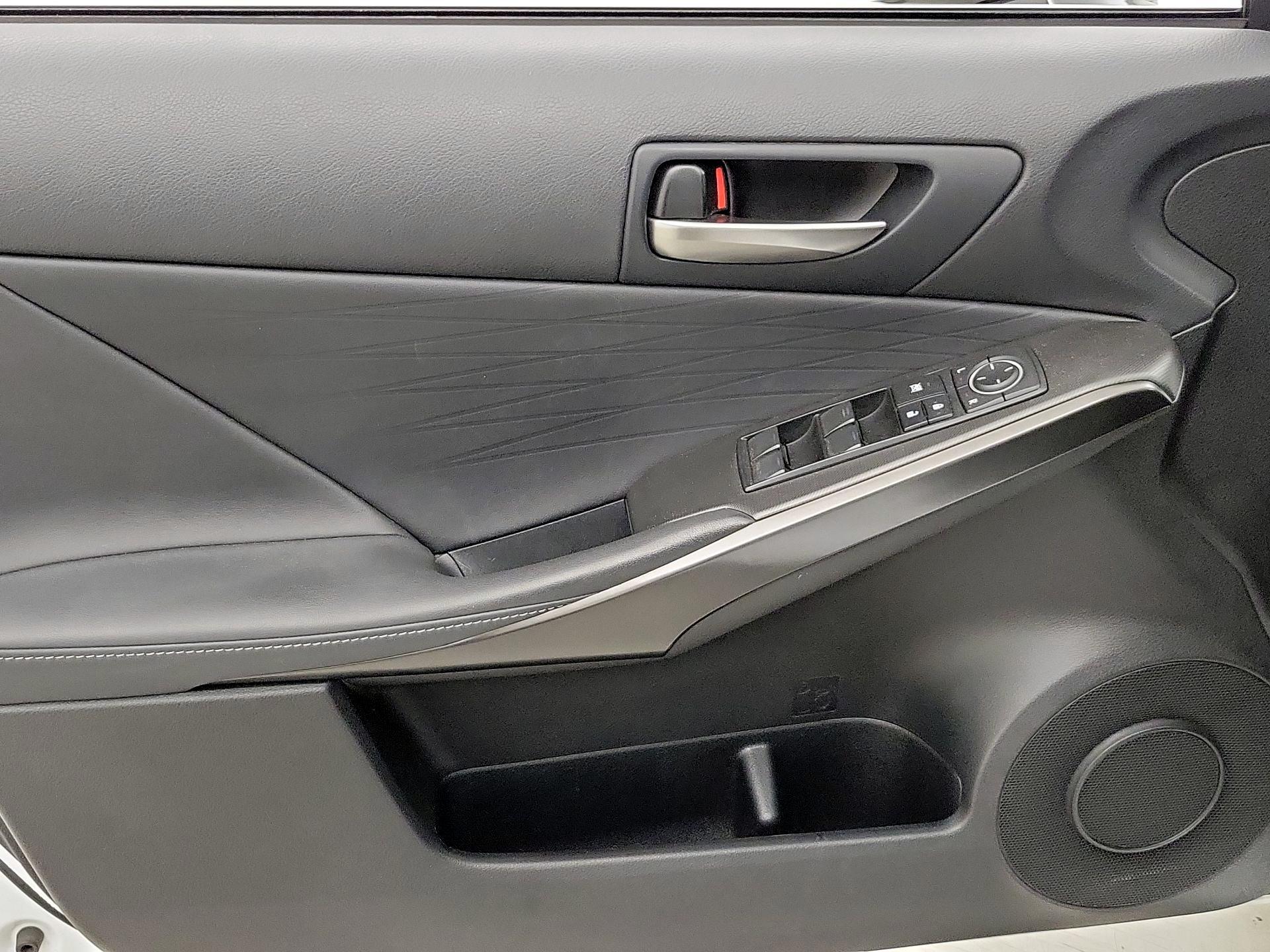 Thumbnail: 2022 Lexus IS - 12