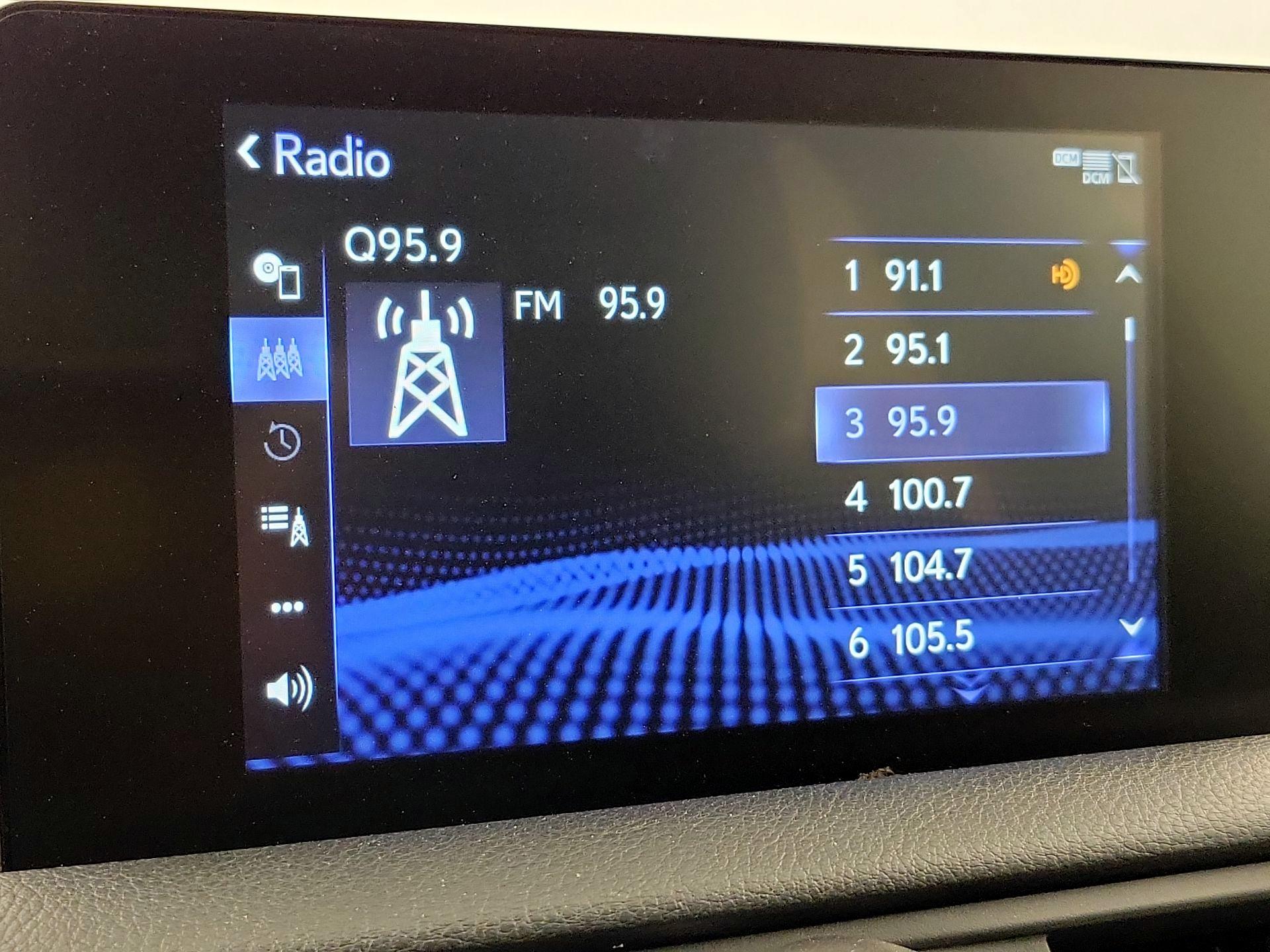 Thumbnail: 2022 Lexus IS - 15