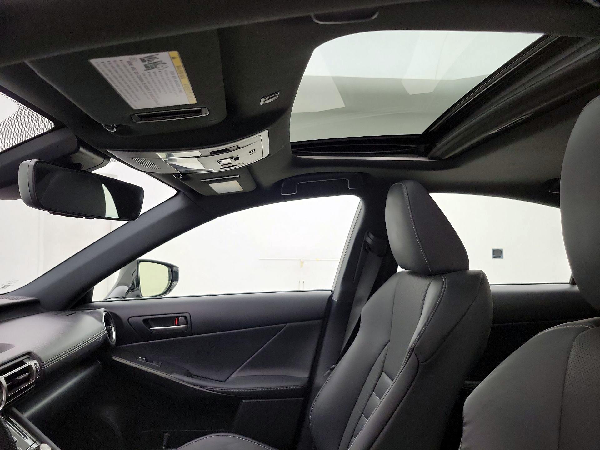 Thumbnail: 2022 Lexus IS - 19