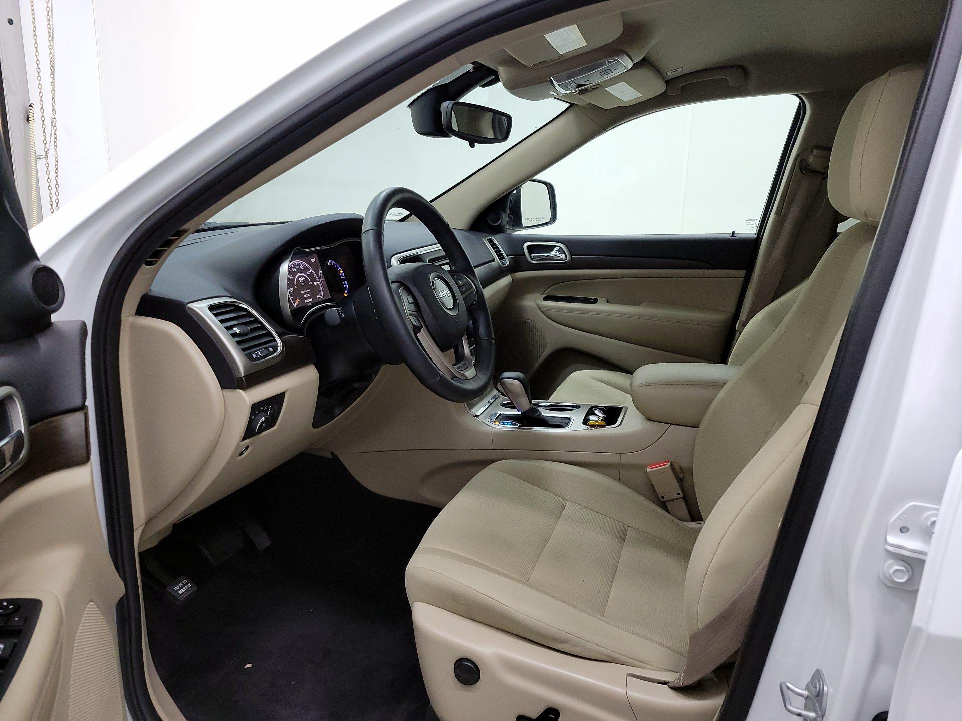 Thumbnail: 2017 Jeep Grand Cherokee - 11