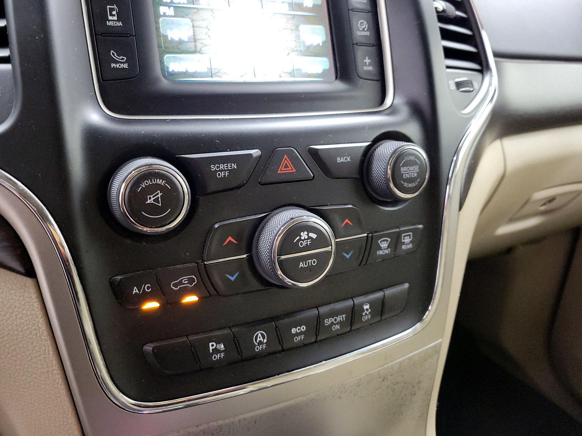 Thumbnail: 2017 Jeep Grand Cherokee - 16