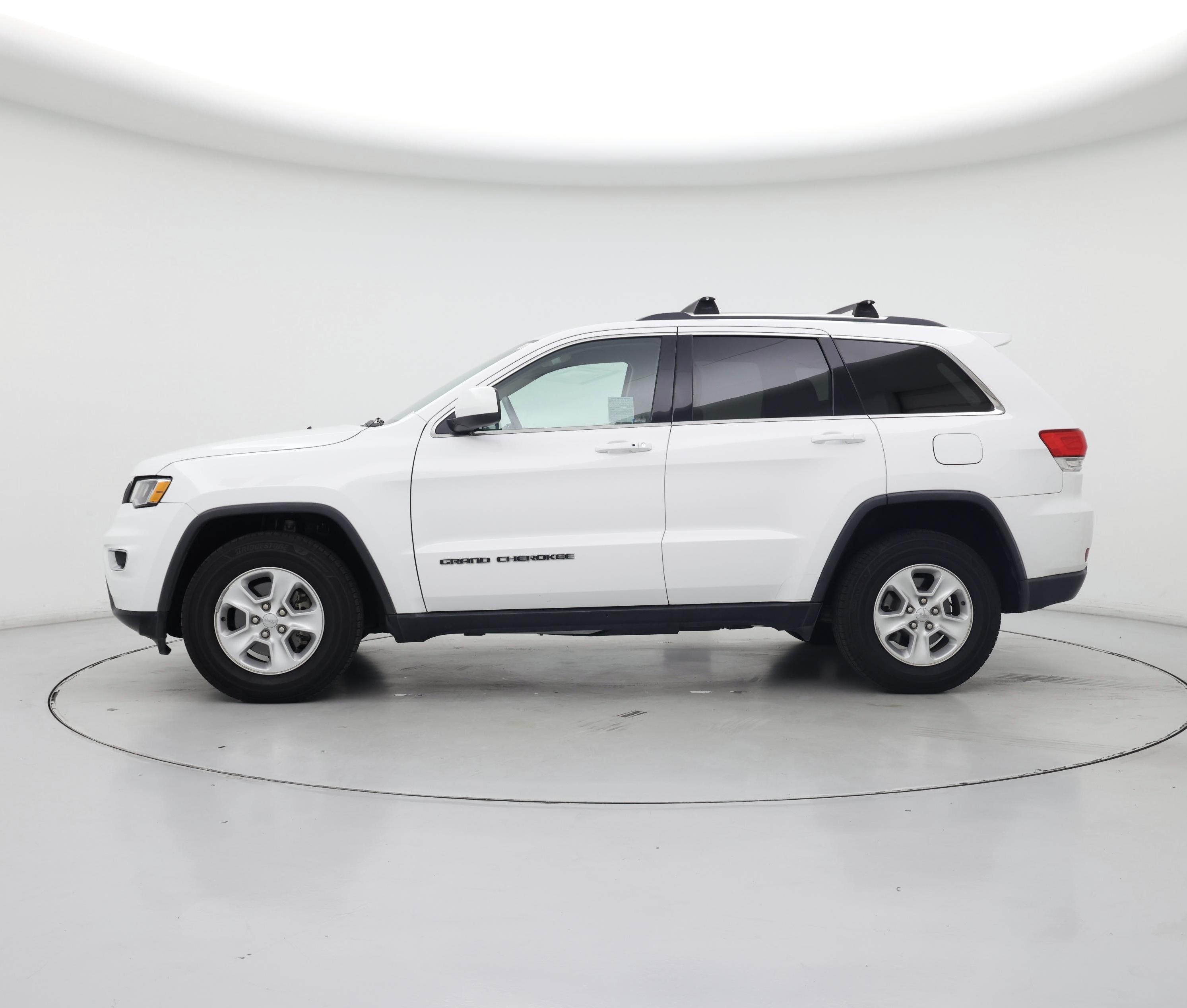 Thumbnail: 2017 Jeep Grand Cherokee - 3