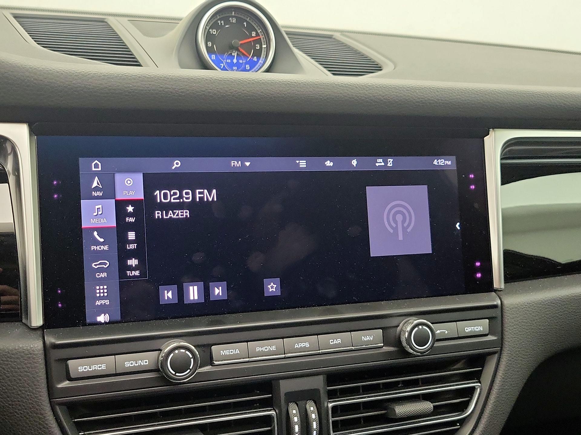 Thumbnail: 2020 Porsche Macan - 16