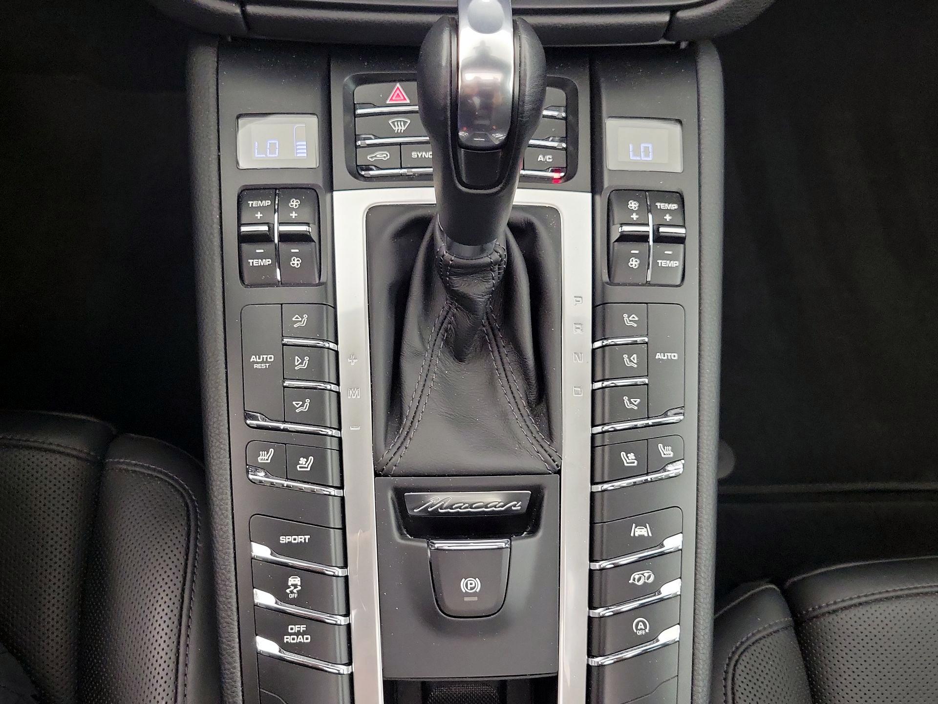 Thumbnail: 2020 Porsche Macan - 17