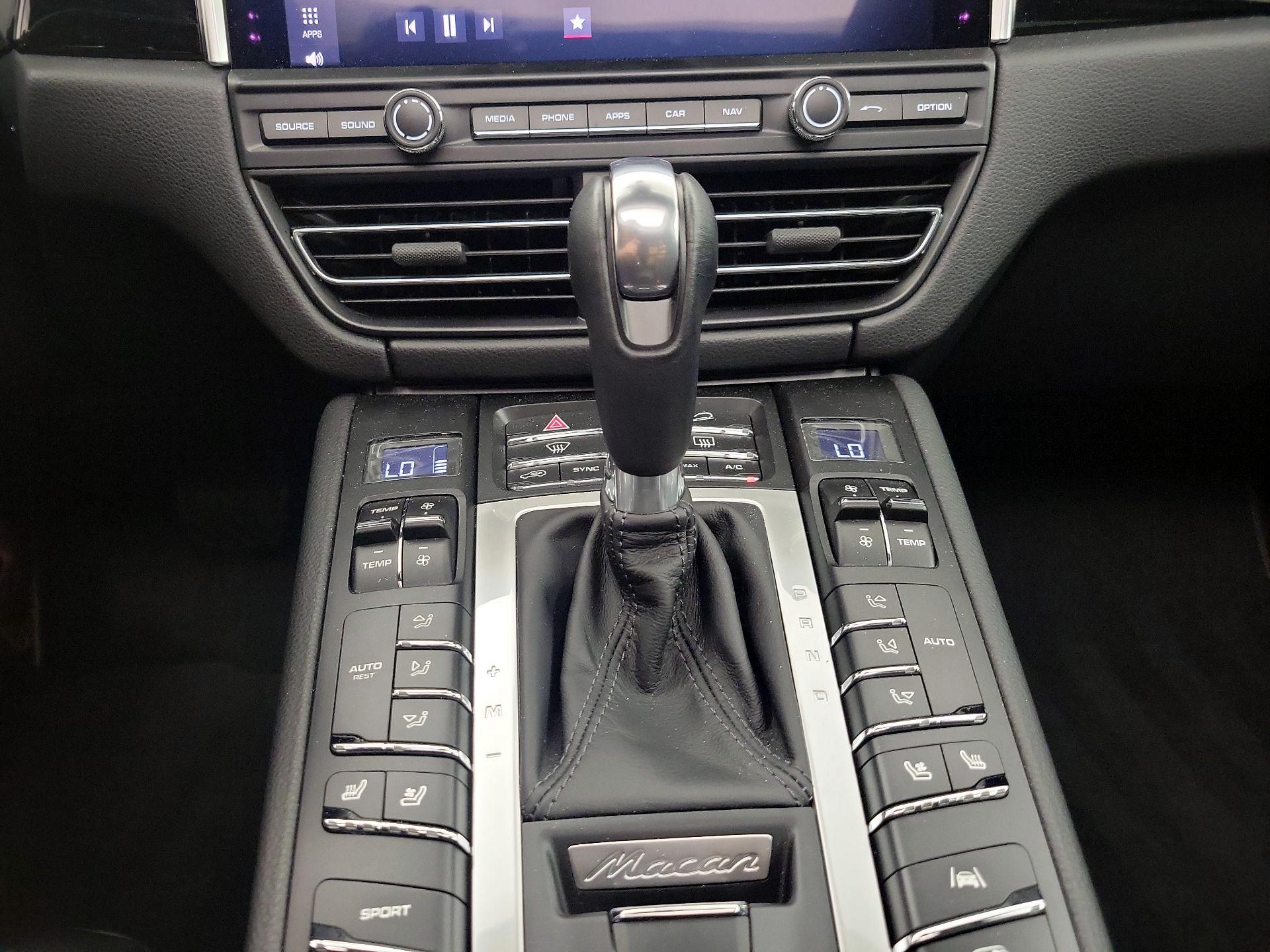 Thumbnail: 2020 Porsche Macan - 18