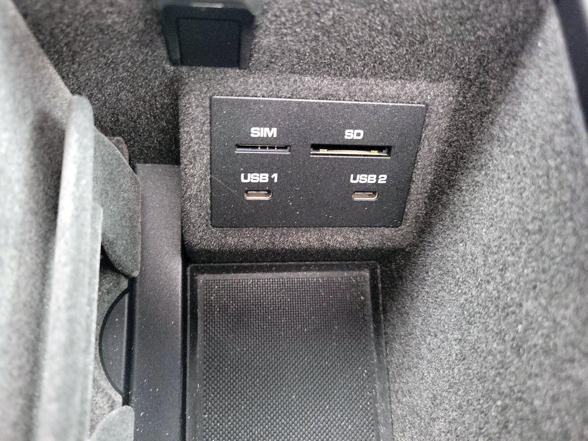 Thumbnail: 2020 Porsche Macan - 19