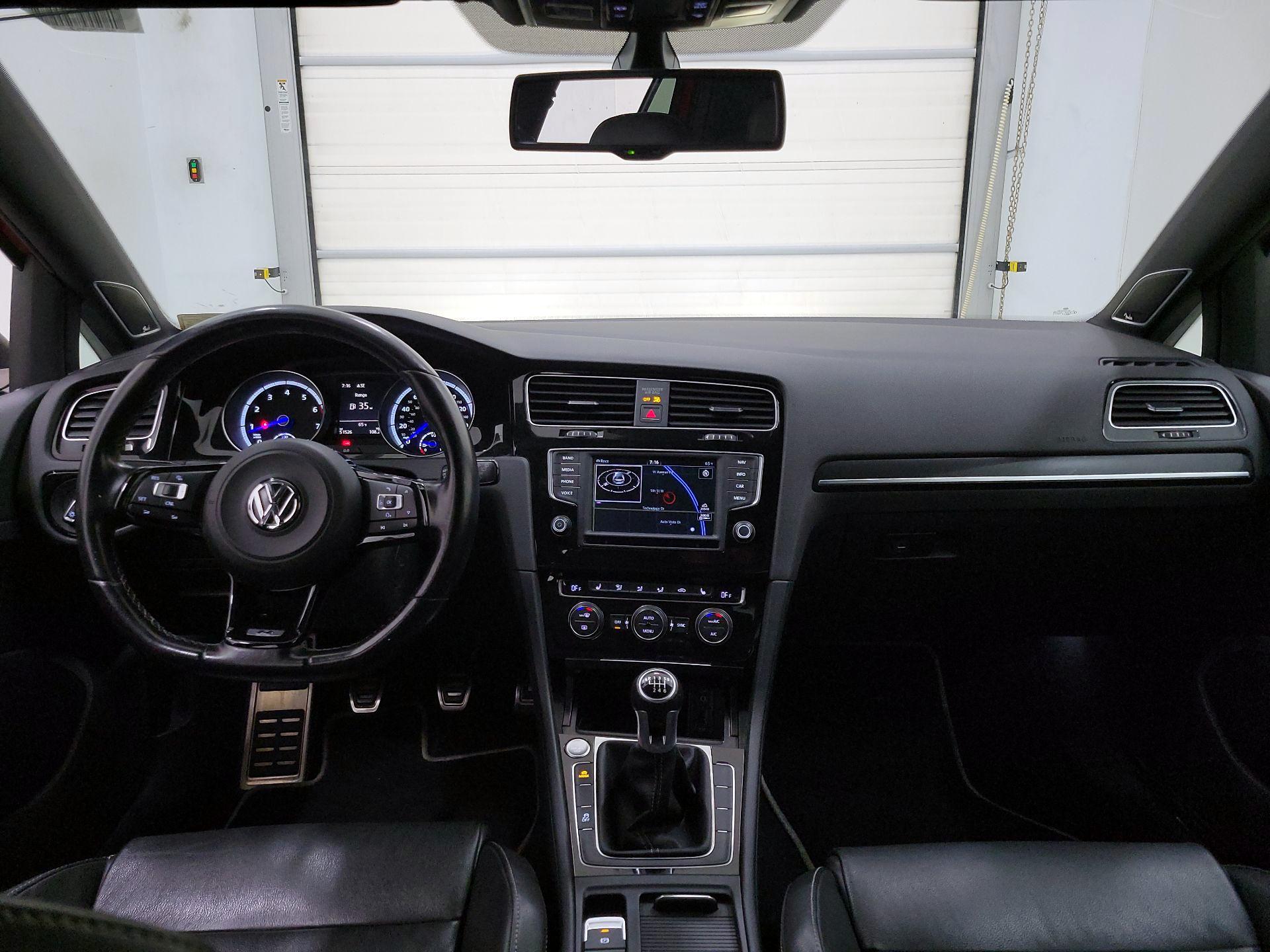 Thumbnail: 2016 Volkswagen Golf - 9