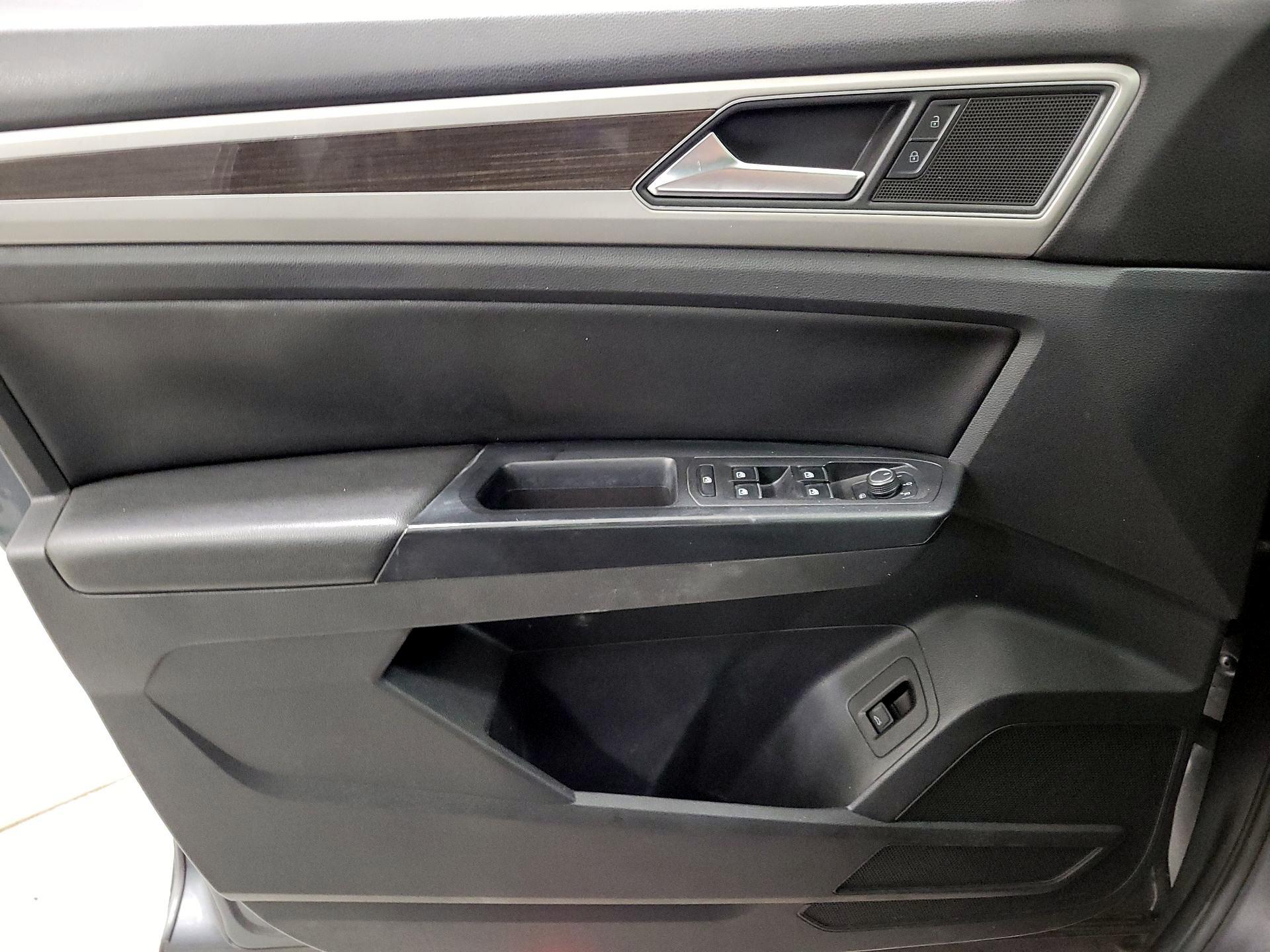 Thumbnail: 2019 Volkswagen Atlas - 12