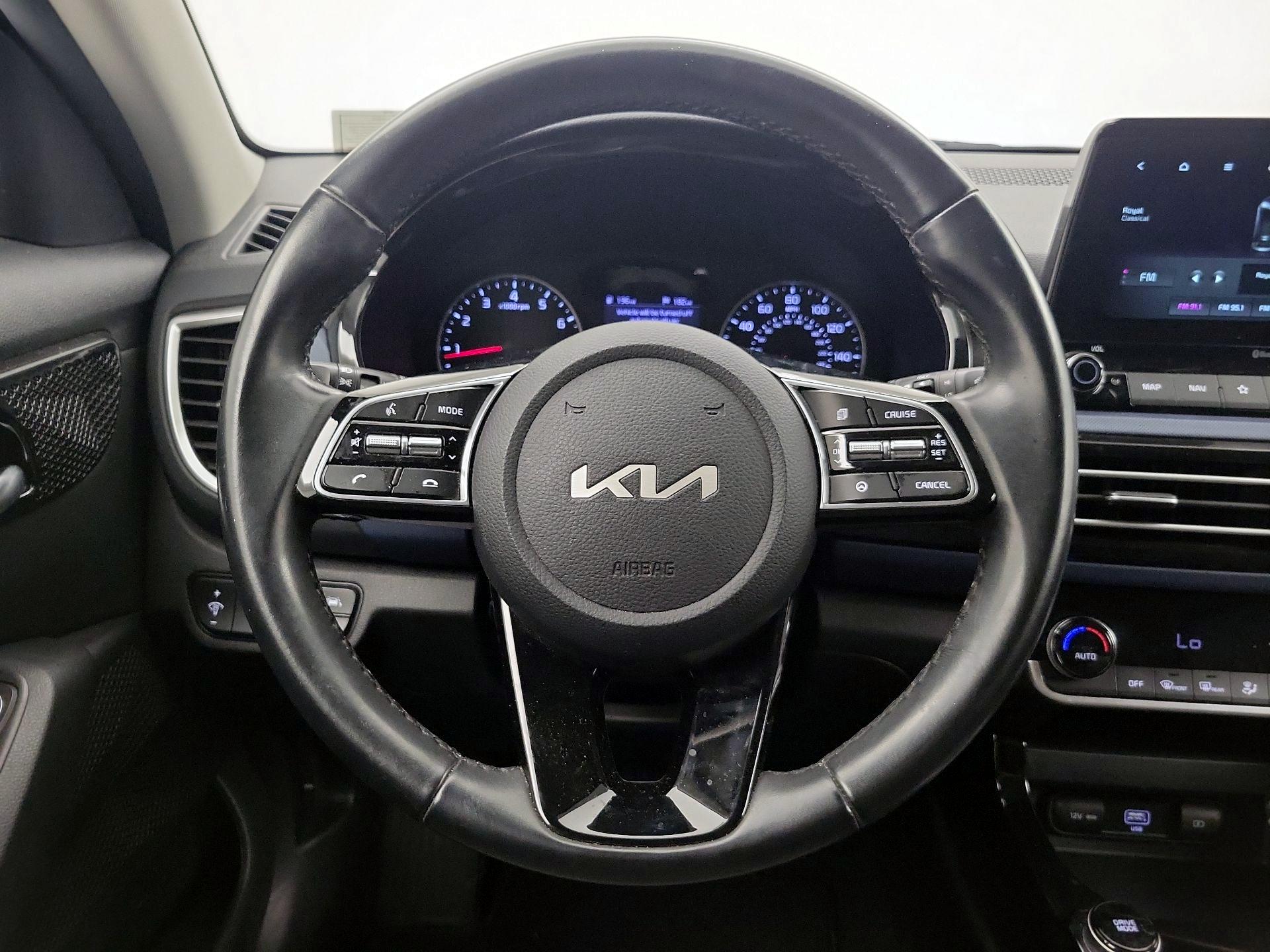 Thumbnail: 2022 Kia Seltos - 10