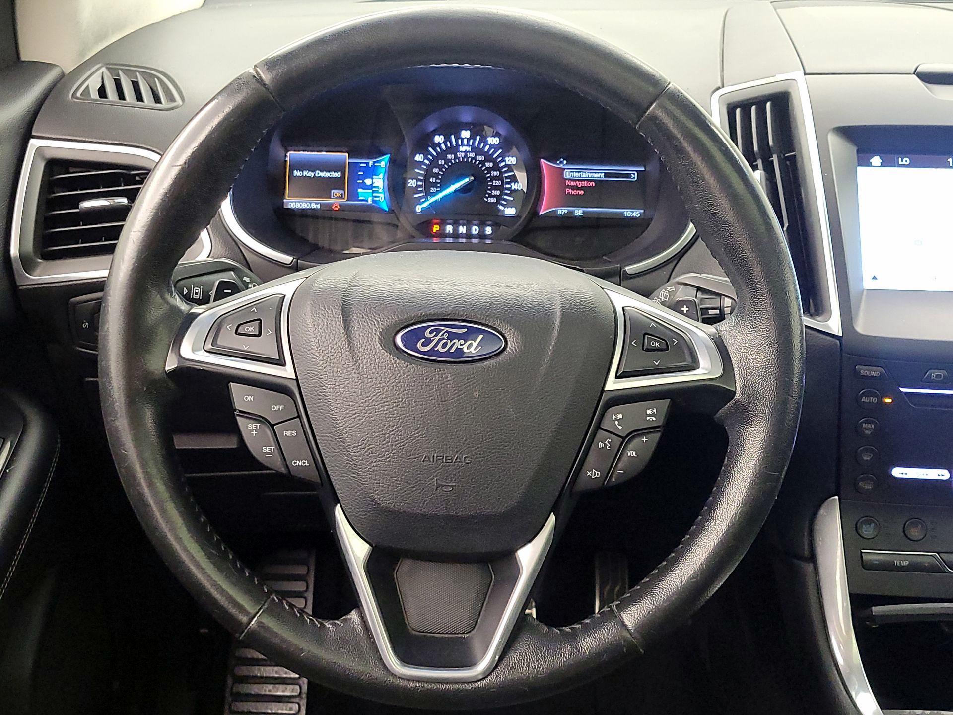 Thumbnail: 2017 Ford Edge - 10