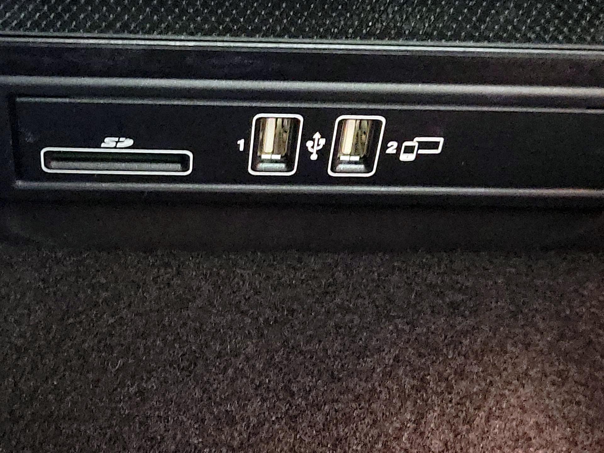 Thumbnail: 2020 Mercedes-Benz C-Class - 18