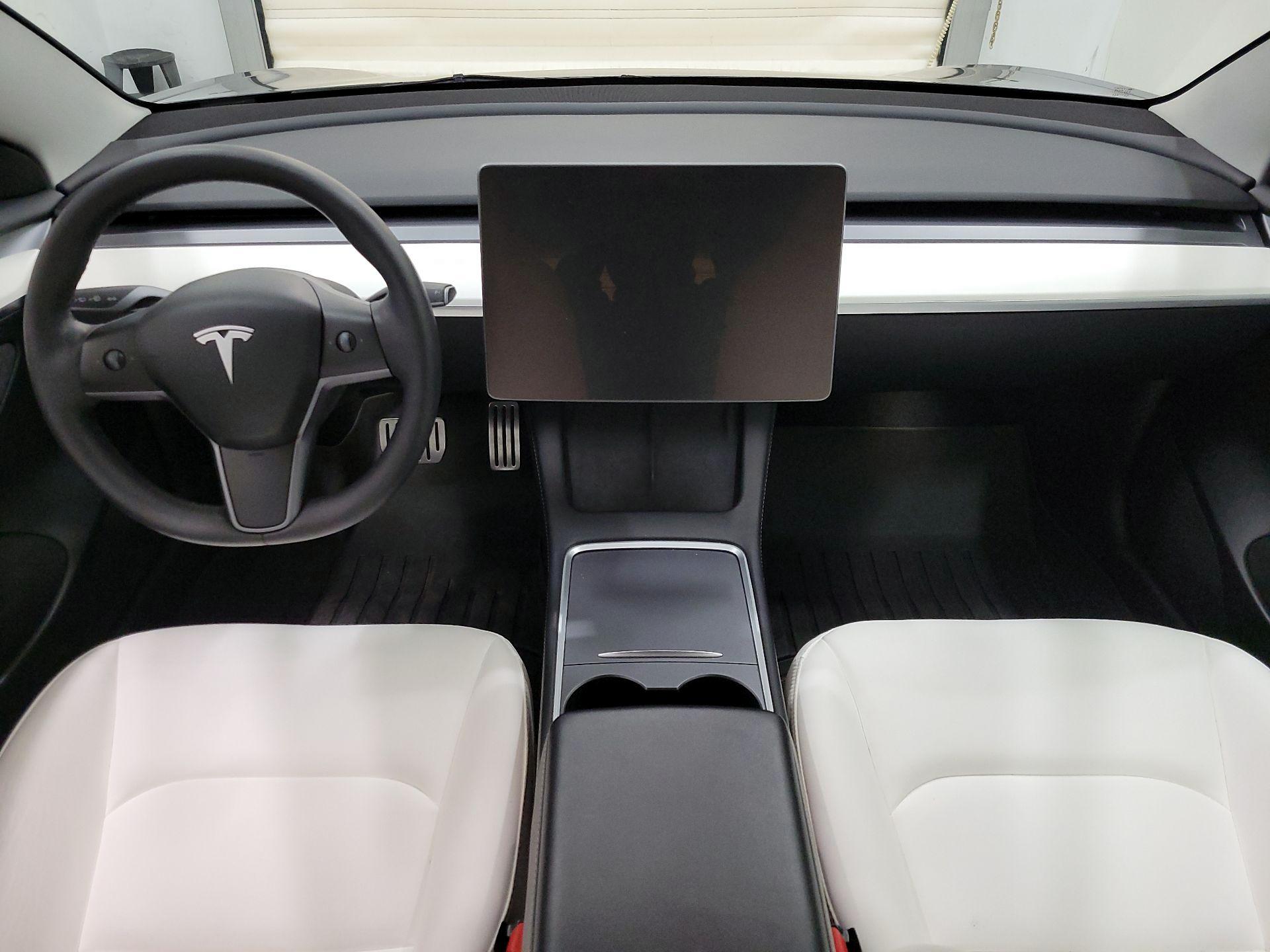 Thumbnail: 2023 Tesla Model 3 - 9