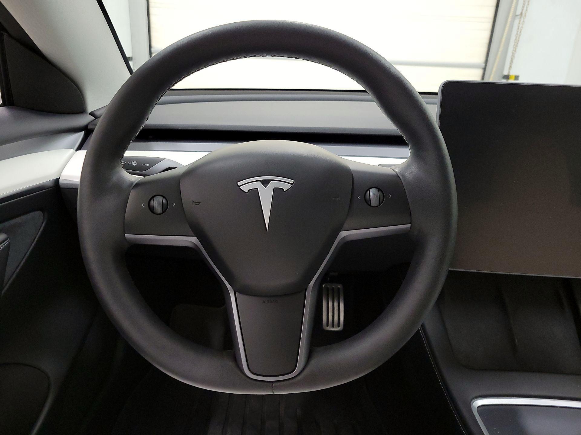 Thumbnail: 2023 Tesla Model 3 - 10