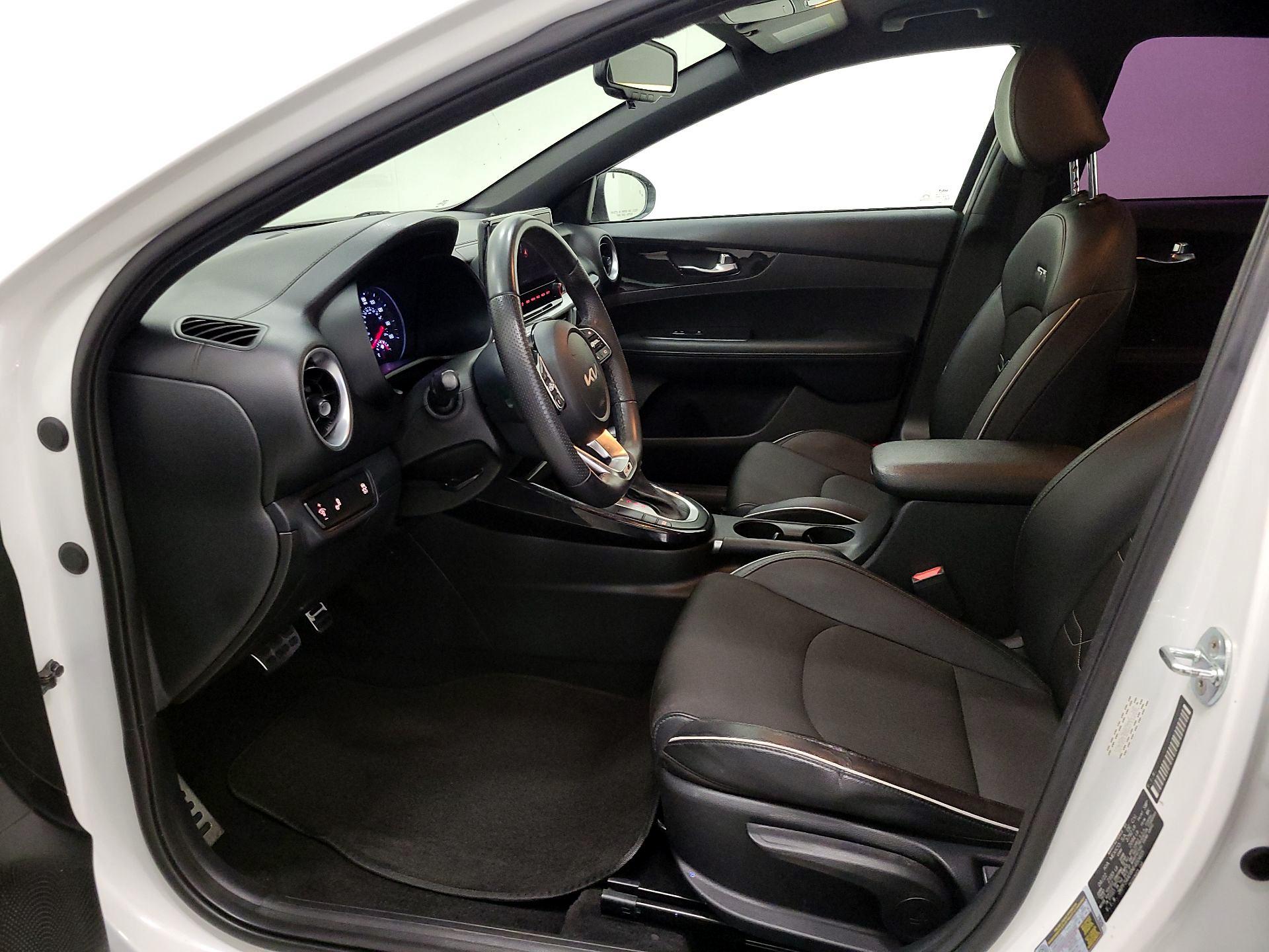 Thumbnail: 2022 Kia Forte - 11