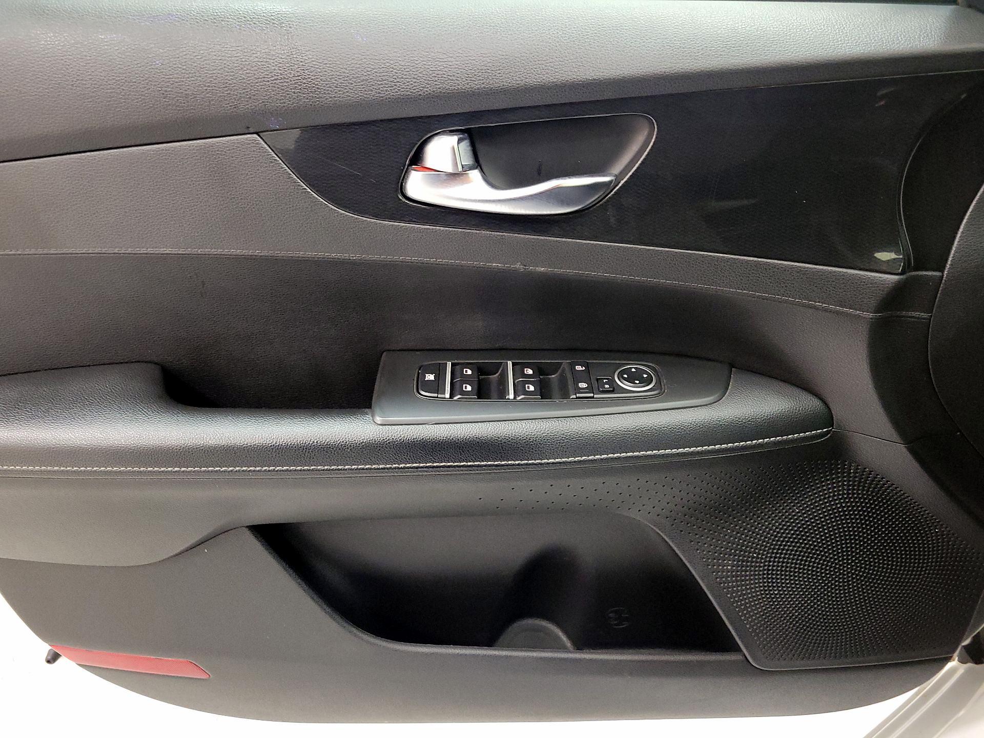 Thumbnail: 2022 Kia Forte - 12