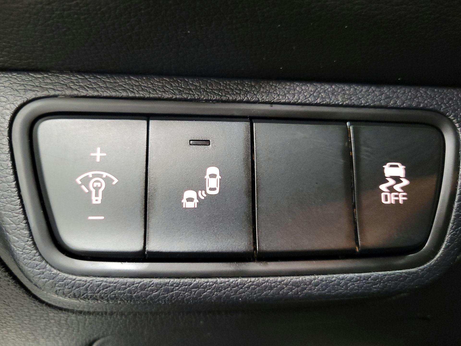 Thumbnail: 2022 Kia Forte - 13