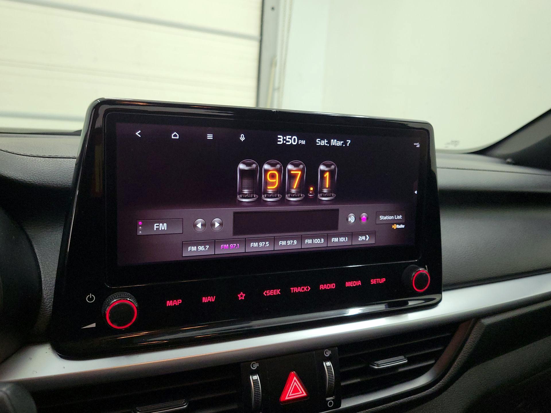 Thumbnail: 2022 Kia Forte - 16