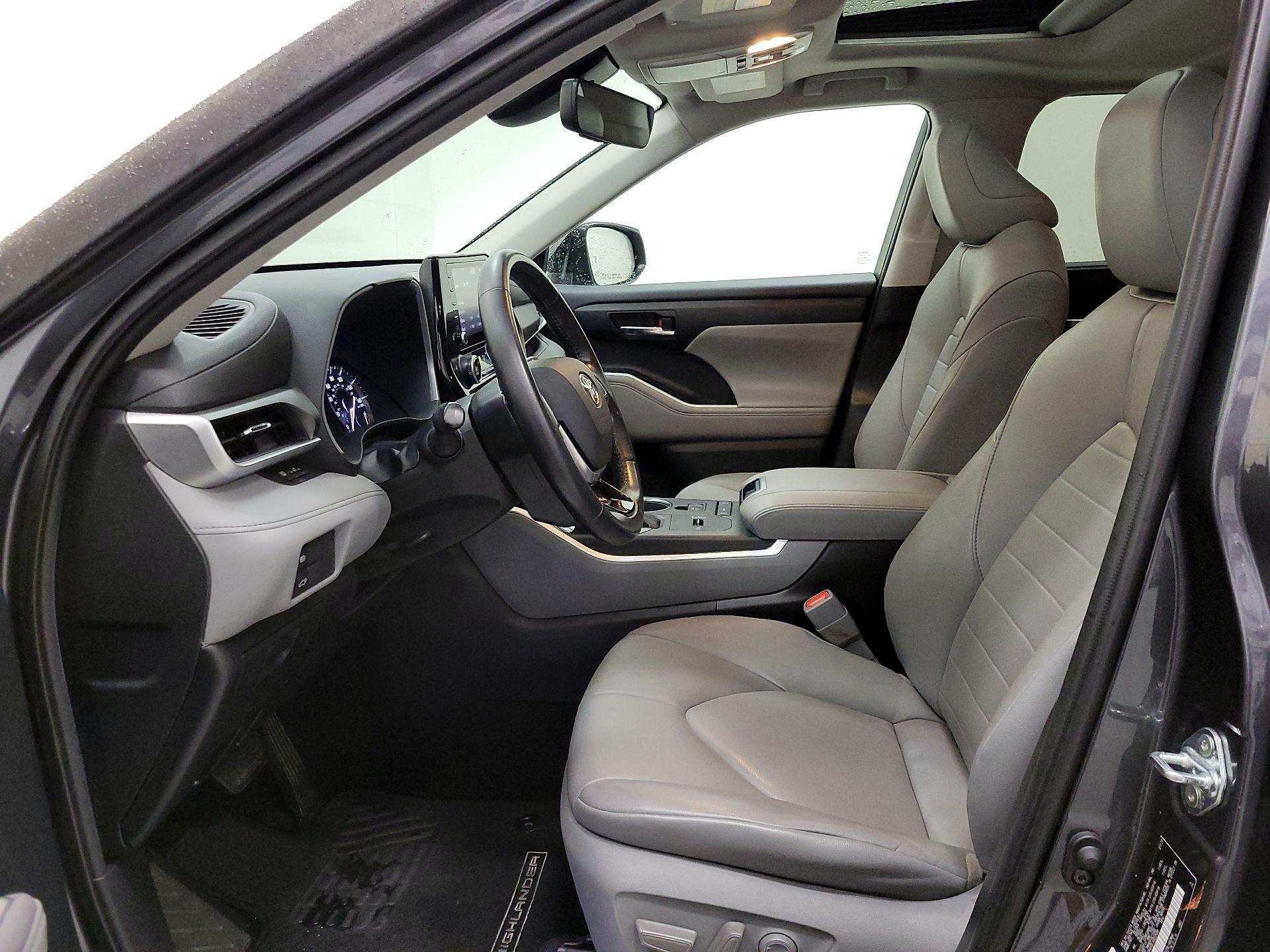 Thumbnail: 2020 Toyota Highlander - 11