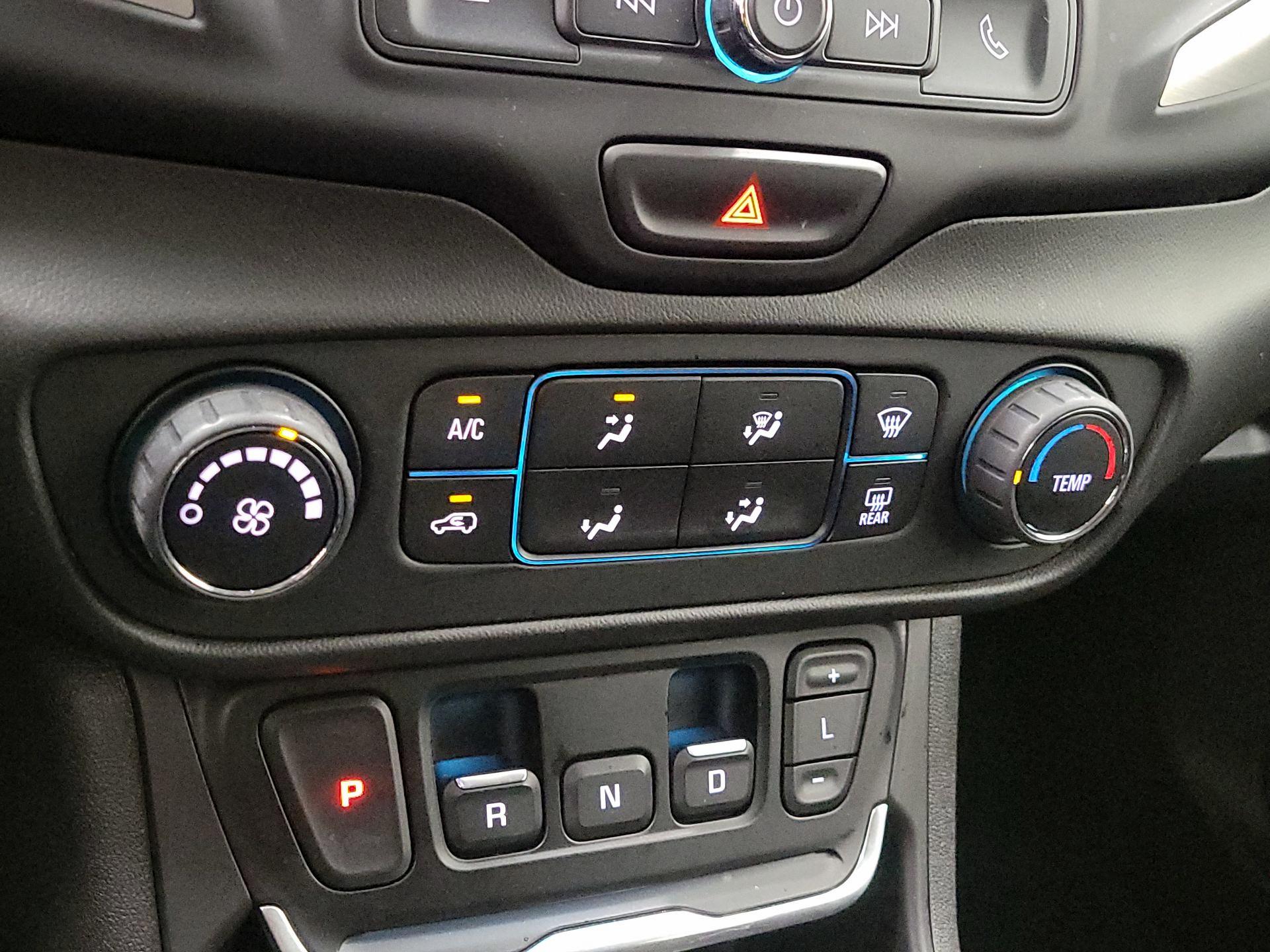 Thumbnail: 2020 GMC Terrain - 16