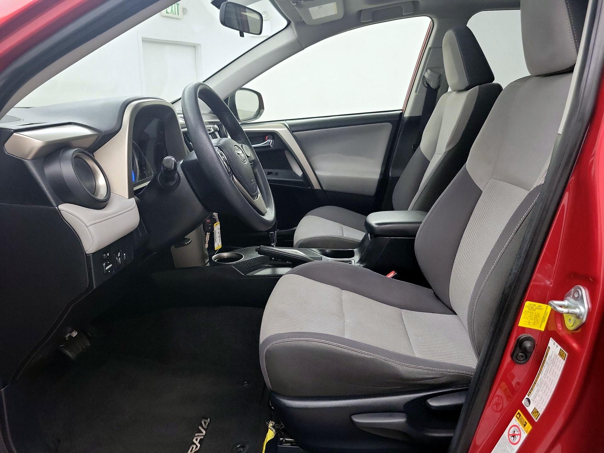 Thumbnail: 2015 Toyota RAV4 - 11