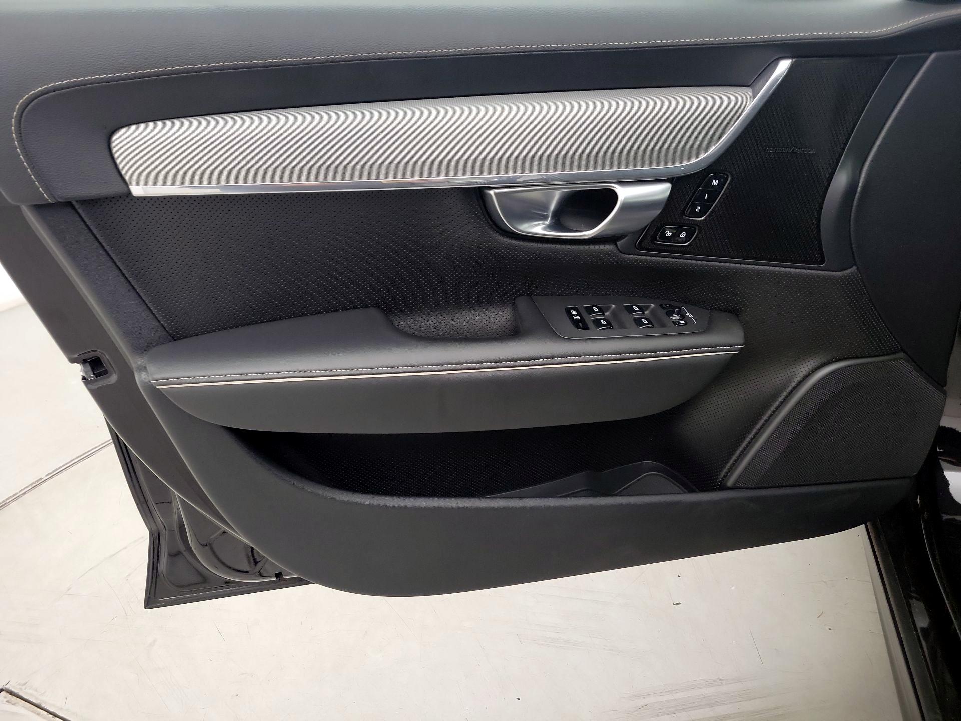 Thumbnail: 2019 Volvo V90 - 12