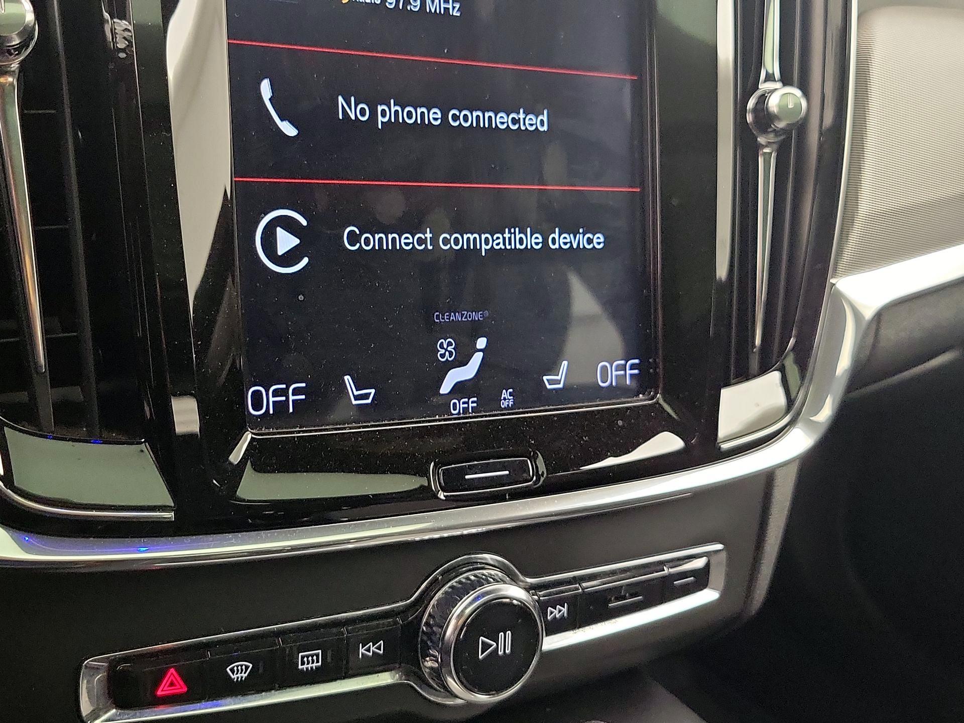 Thumbnail: 2019 Volvo V90 - 17