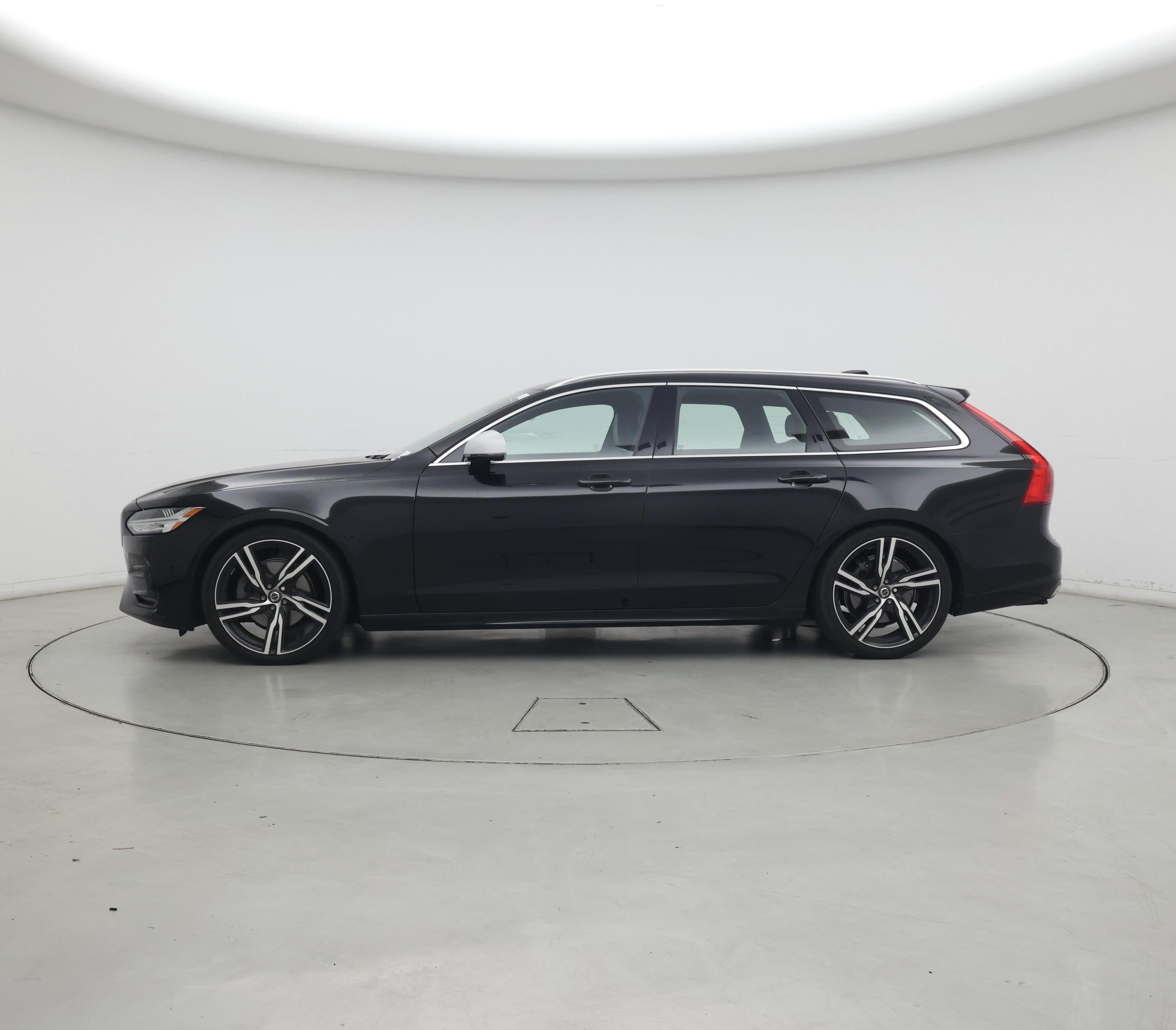 Thumbnail: 2019 Volvo V90 - 3