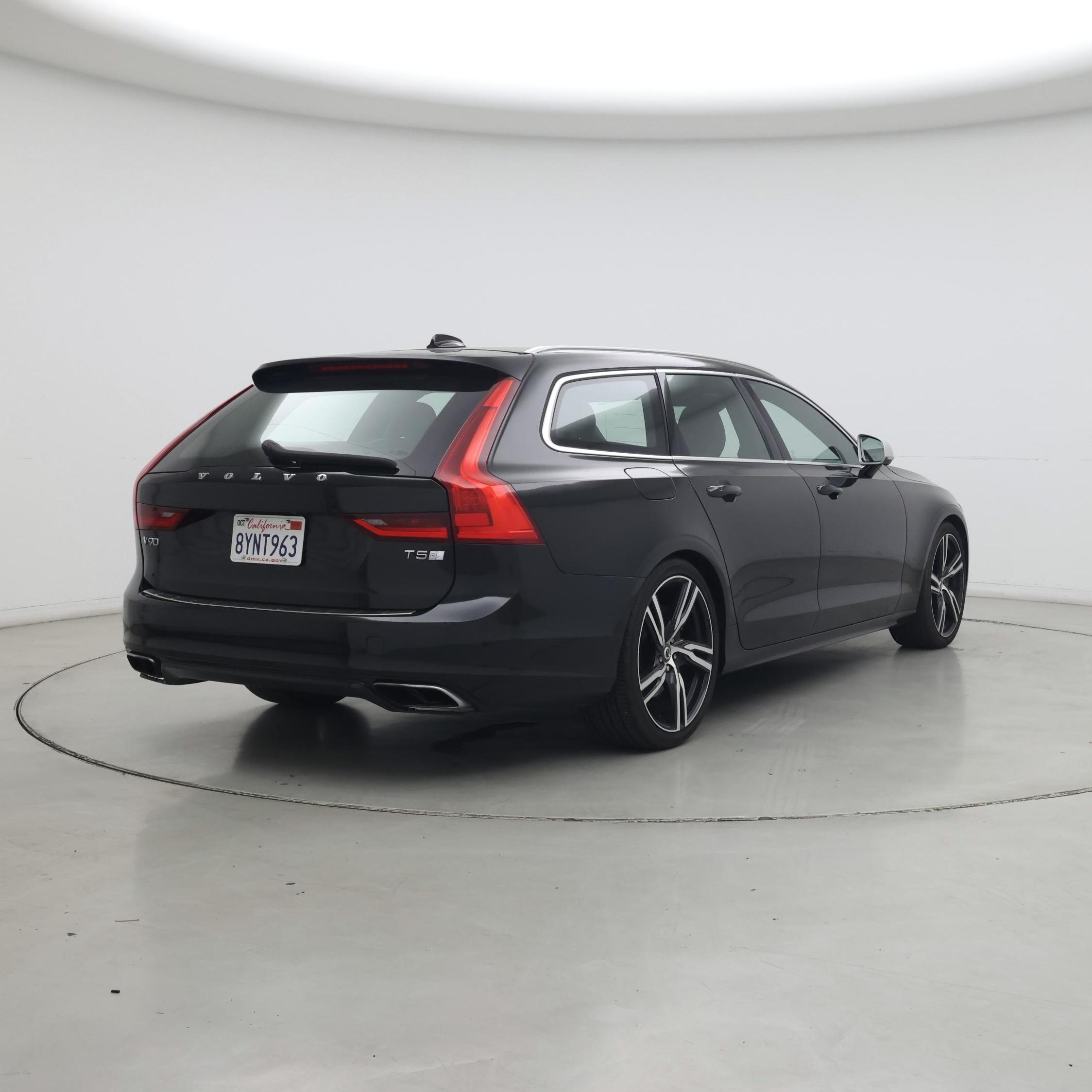 Thumbnail: 2019 Volvo V90 - 8