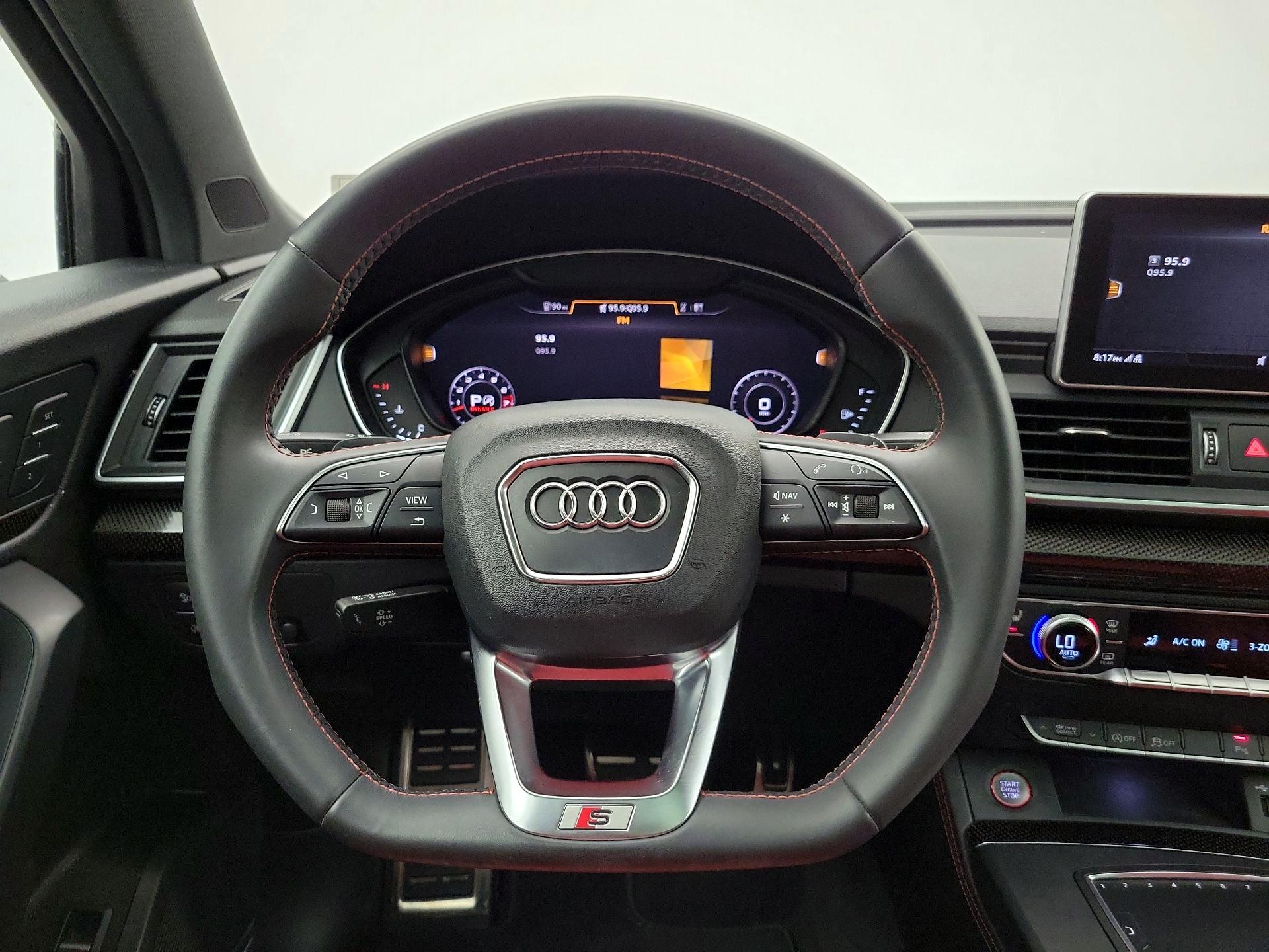 Thumbnail: 2019 Audi SQ5 - 10