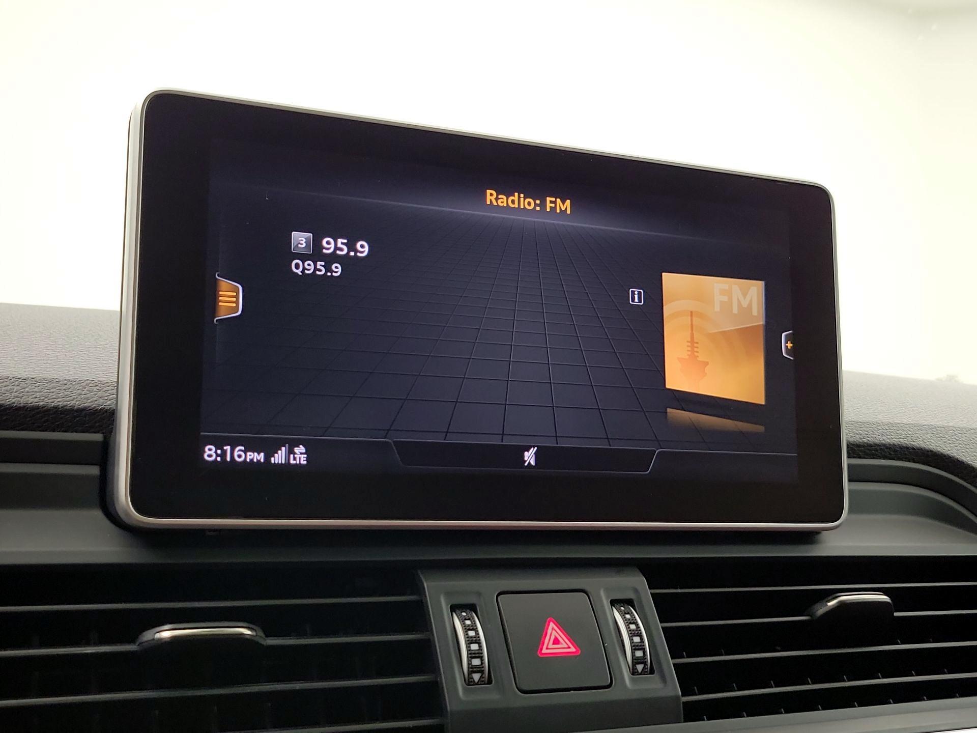 Thumbnail: 2019 Audi SQ5 - 16