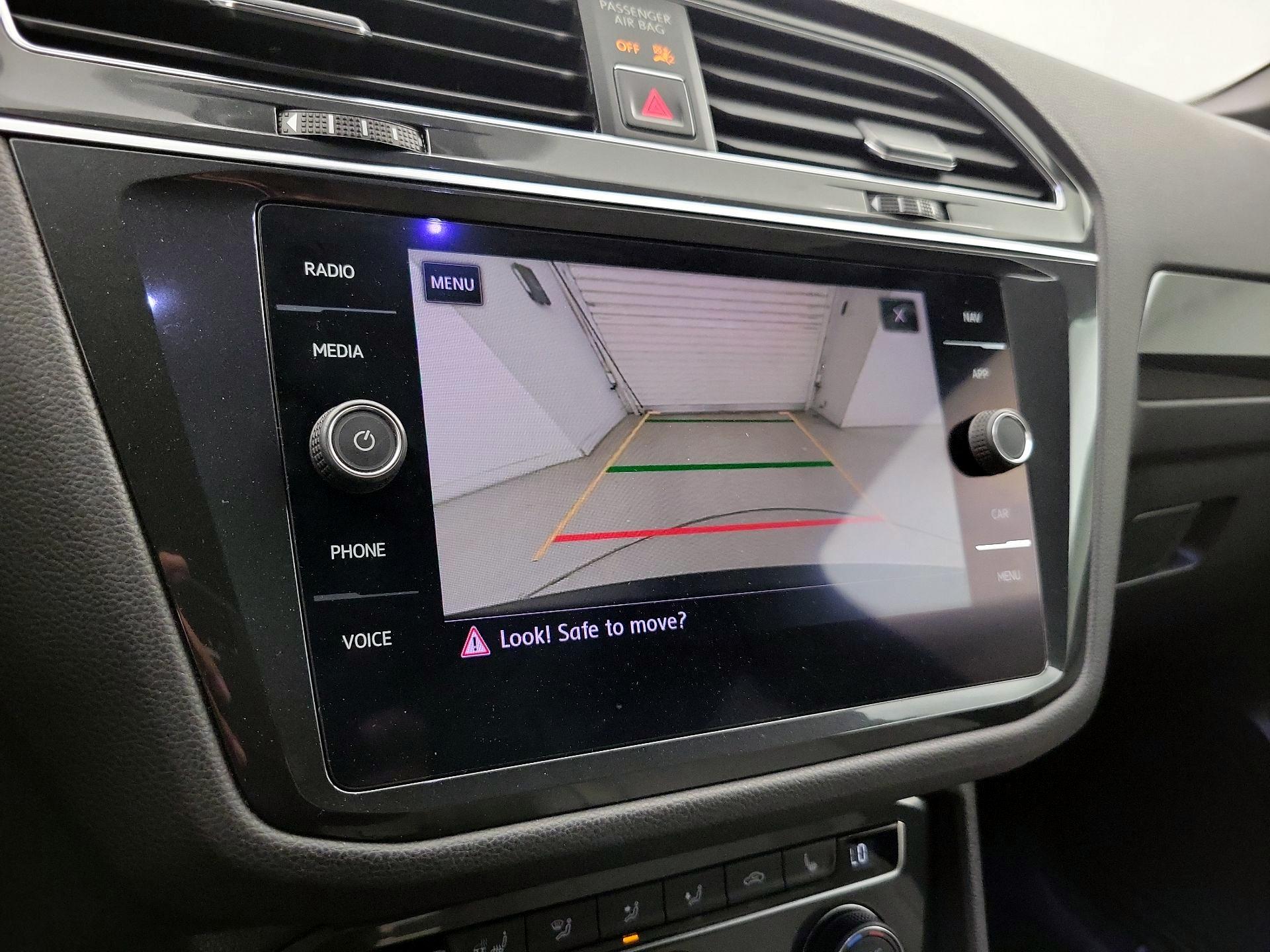 Thumbnail: 2018 Volkswagen Tiguan - 15