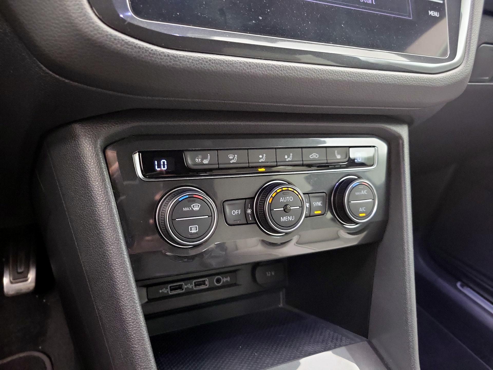 Thumbnail: 2018 Volkswagen Tiguan - 17