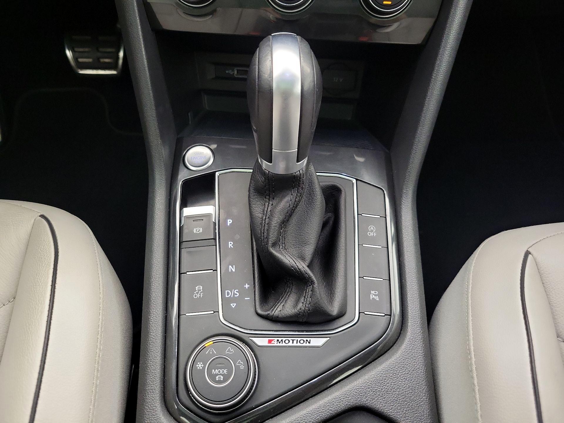 Thumbnail: 2018 Volkswagen Tiguan - 18