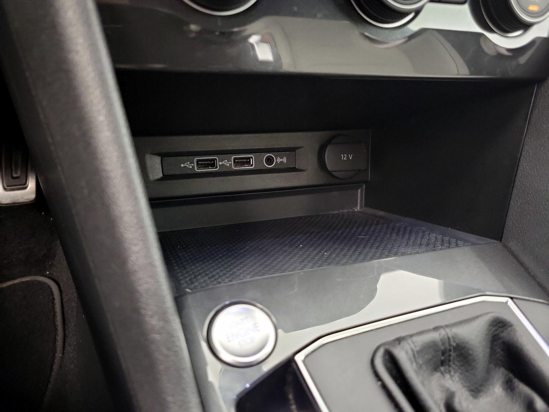 Thumbnail: 2018 Volkswagen Tiguan - 19